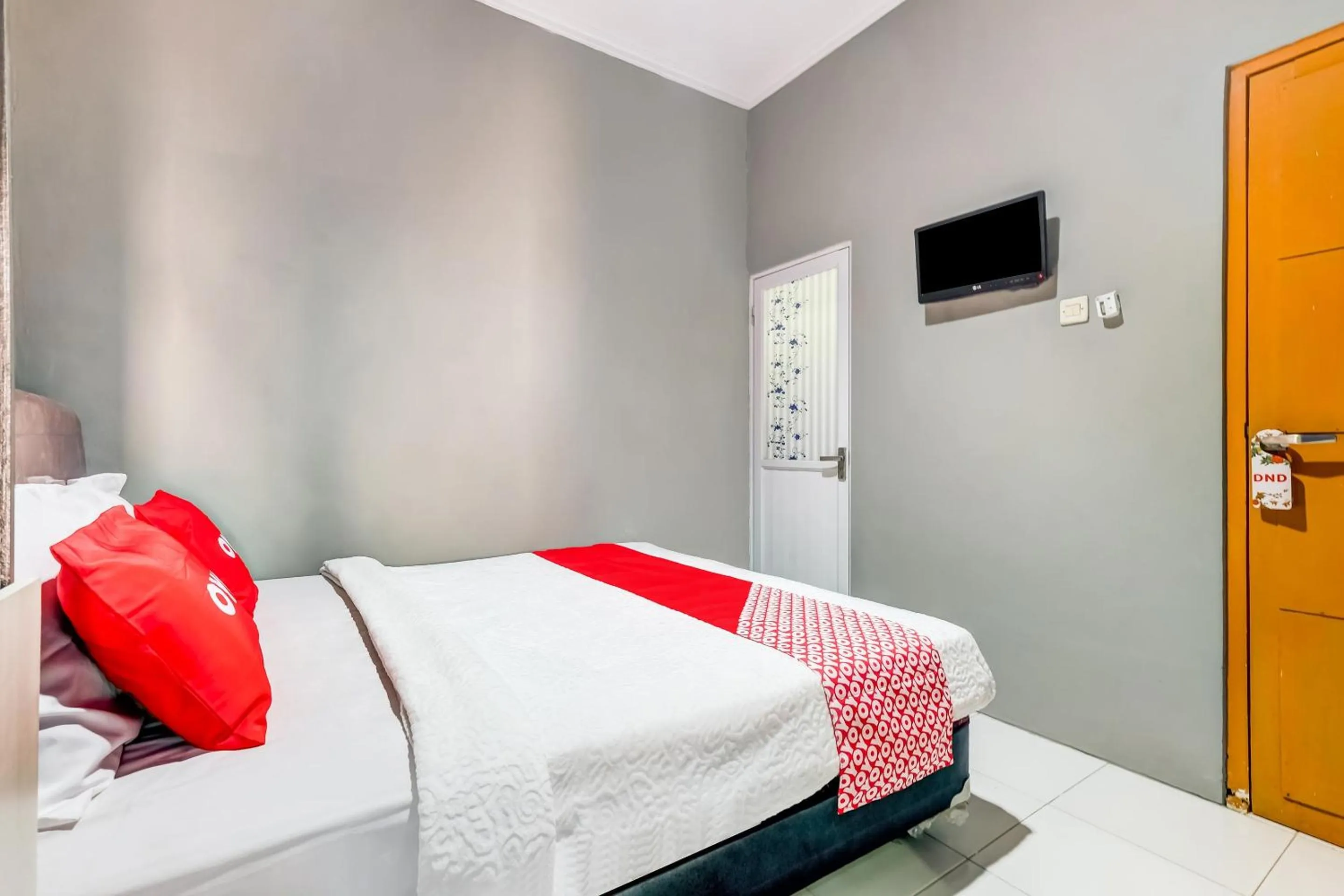 Bedroom, Bed in OYO Life 91239 Kost Rosandy House Yogyakarta