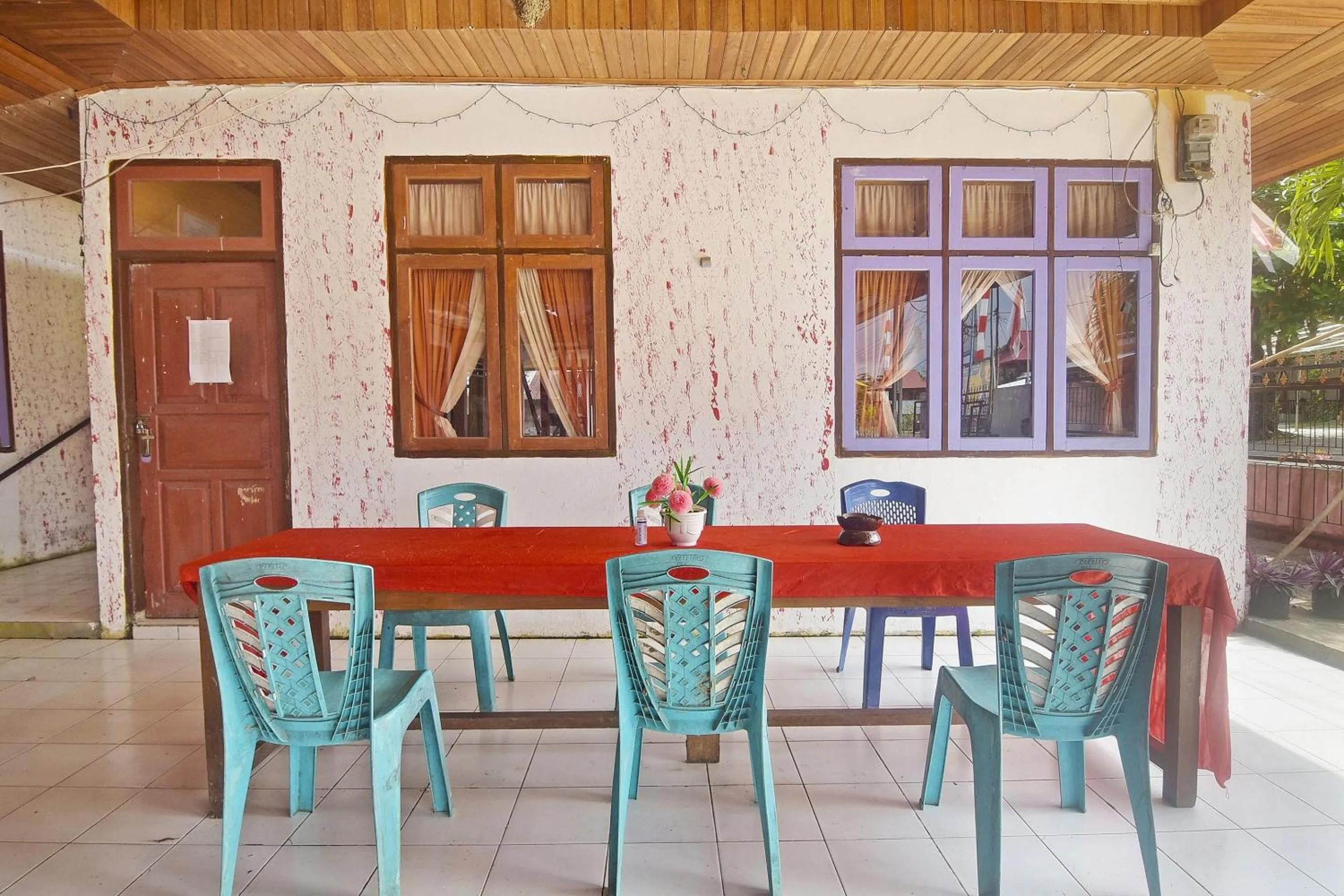 Lobby or reception in Hotel O Pulisan Ekowisata Homestay Near Wisata Pantai Desa Pulisan (Pulisan Beach Tour)