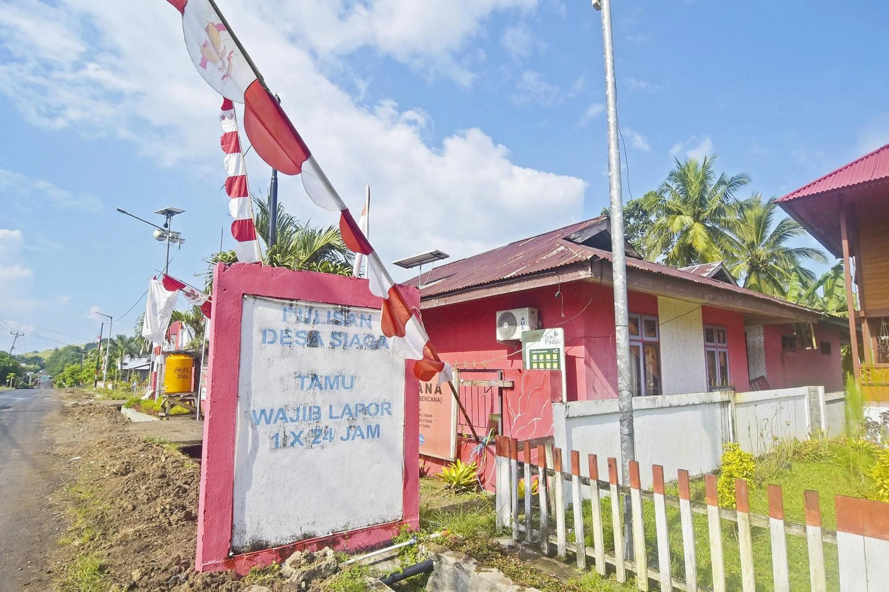 Facade/entrance in Hotel O Pulisan Ekowisata Homestay Near Wisata Pantai Desa Pulisan (Pulisan Beach Tour)