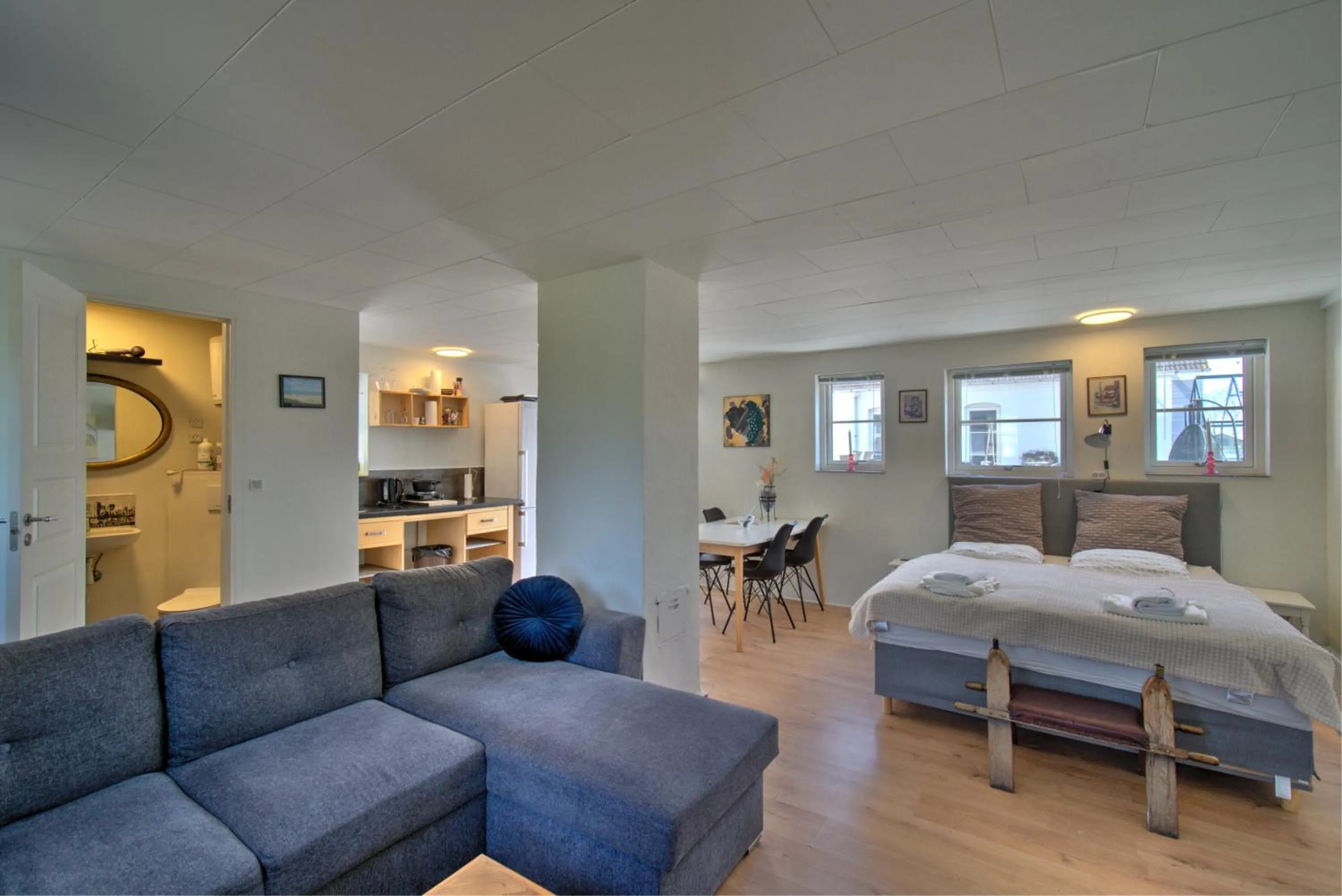 Seating area, Bed in Marielyst Sleep´n Go