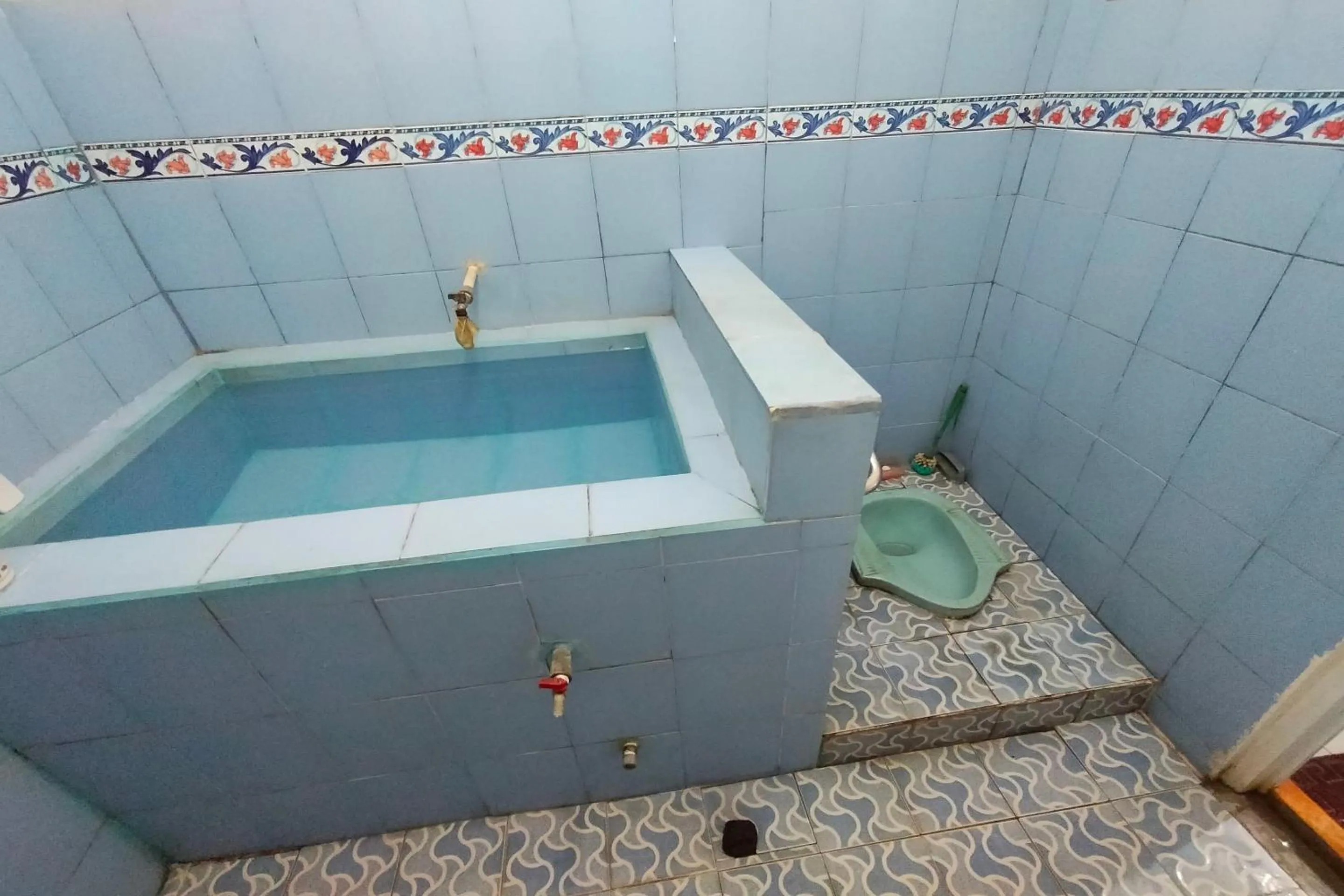 Bathroom in Hotel O Desa Wisata TarajuNearGunung Panggung