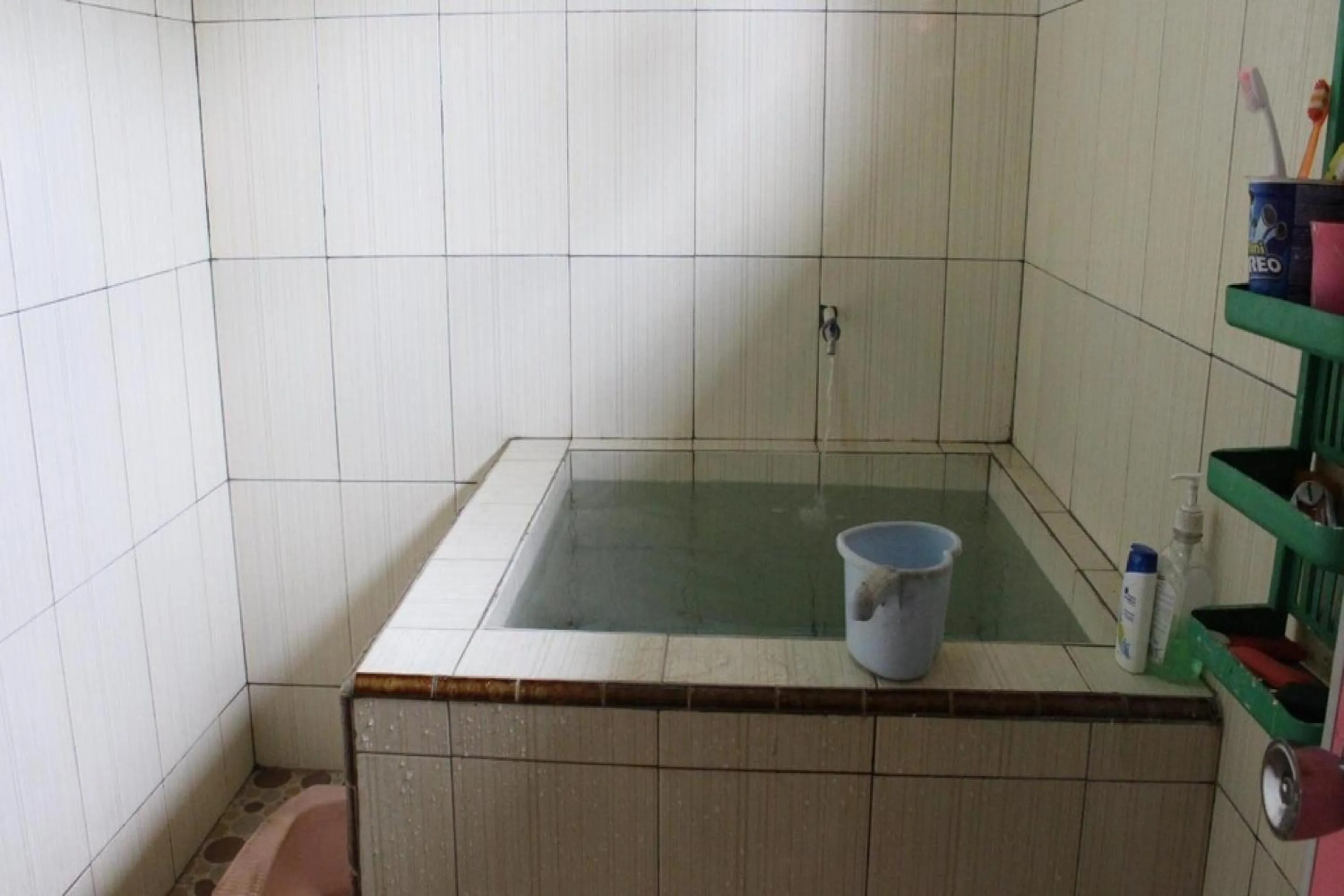 Bathroom in Hotel O Desa Wisata TarajuNearGunung Panggung