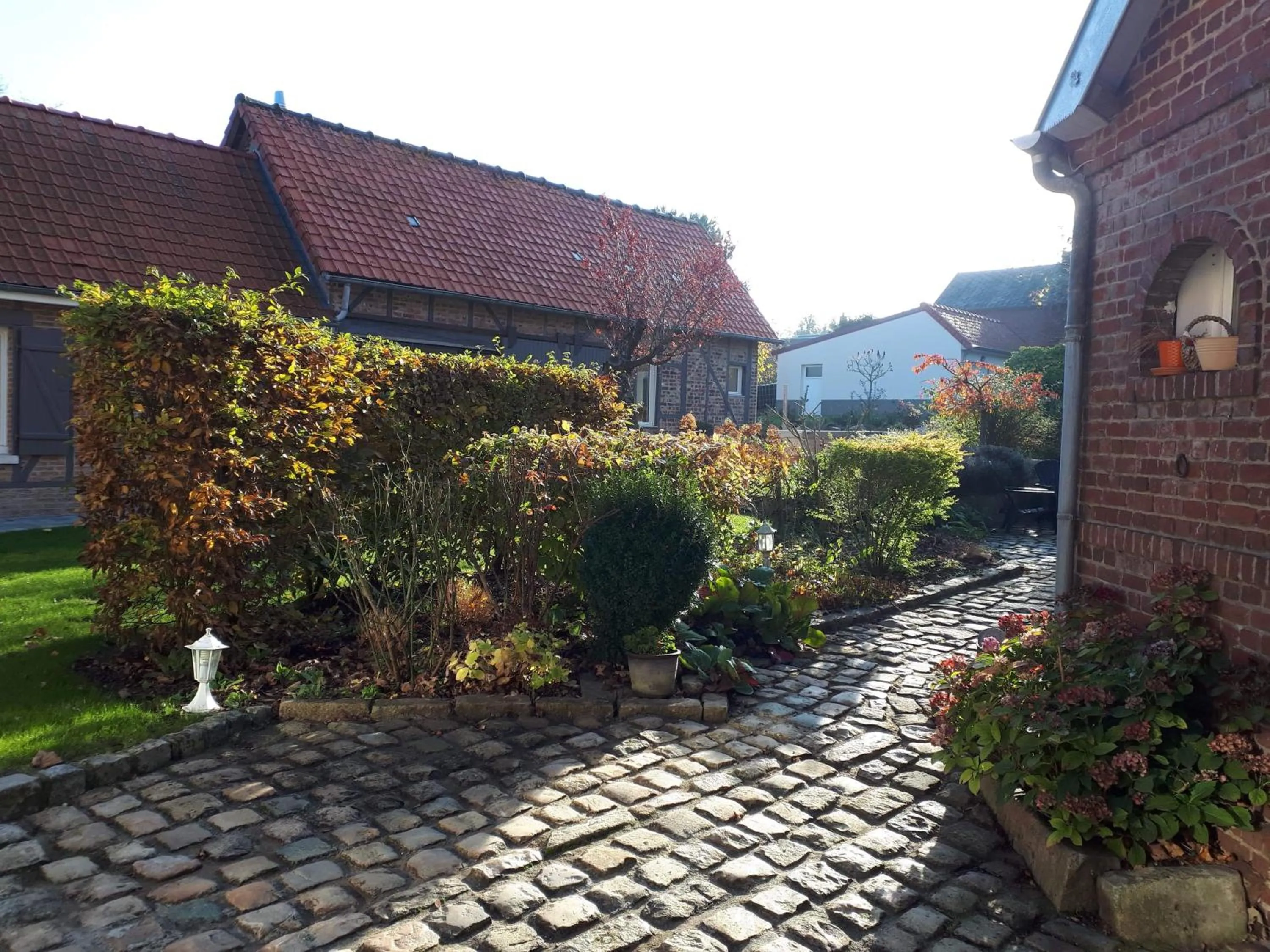 Garden in Chambres d'hôtes L'Aubaine avec jacuzzi
