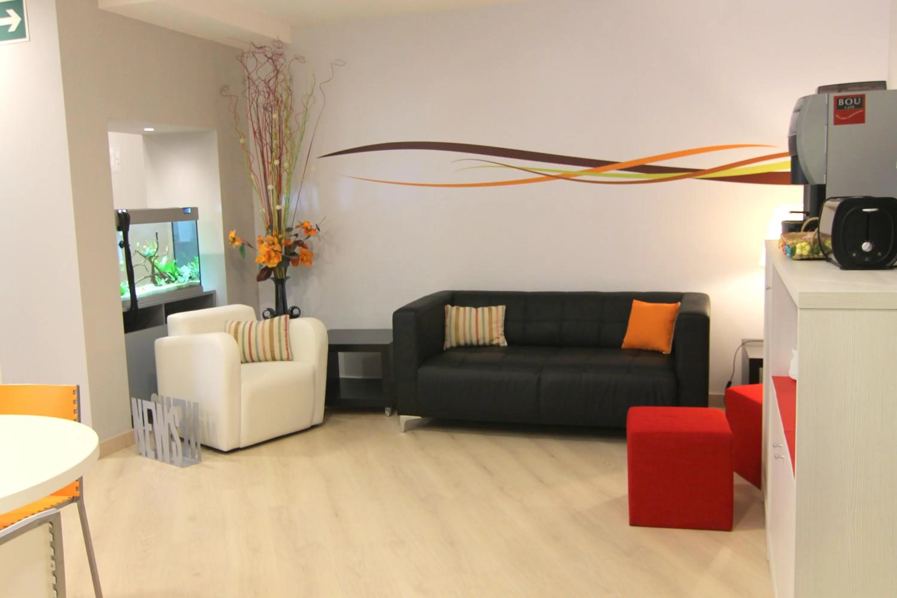 Communal lounge/ TV room in Hostal Aslyp 114