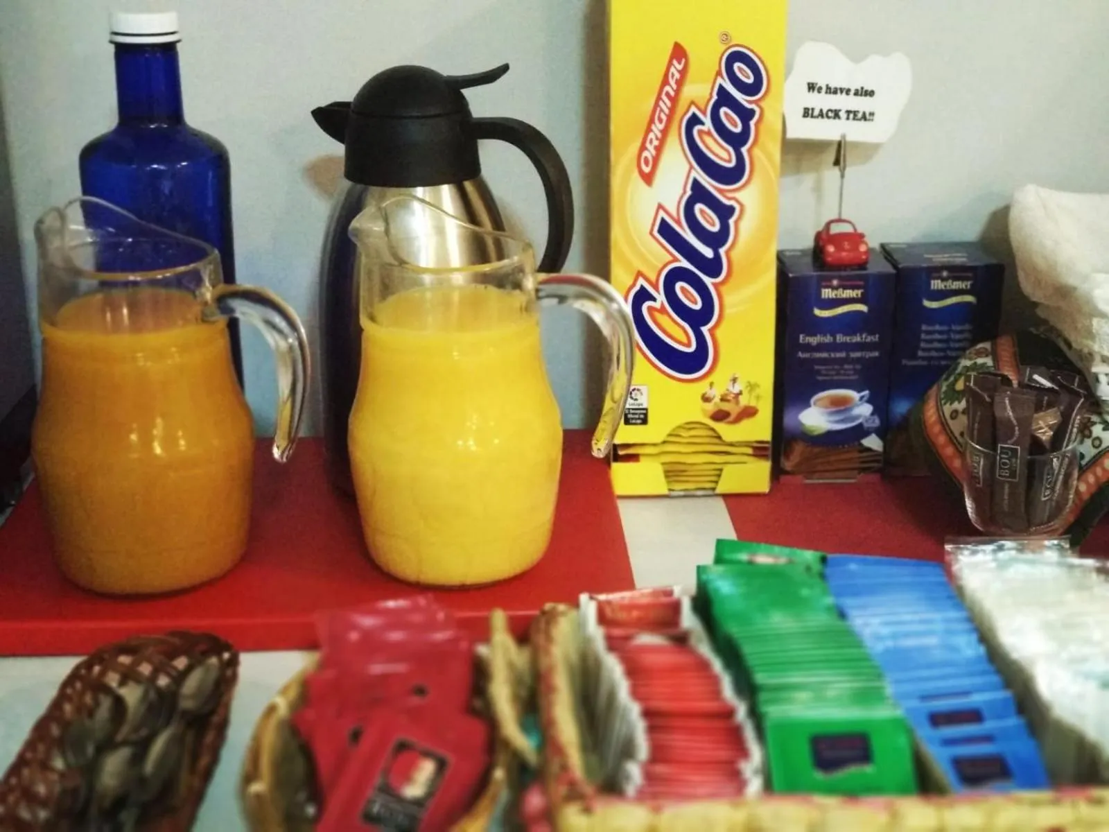 Buffet breakfast in Hostal Aslyp 114