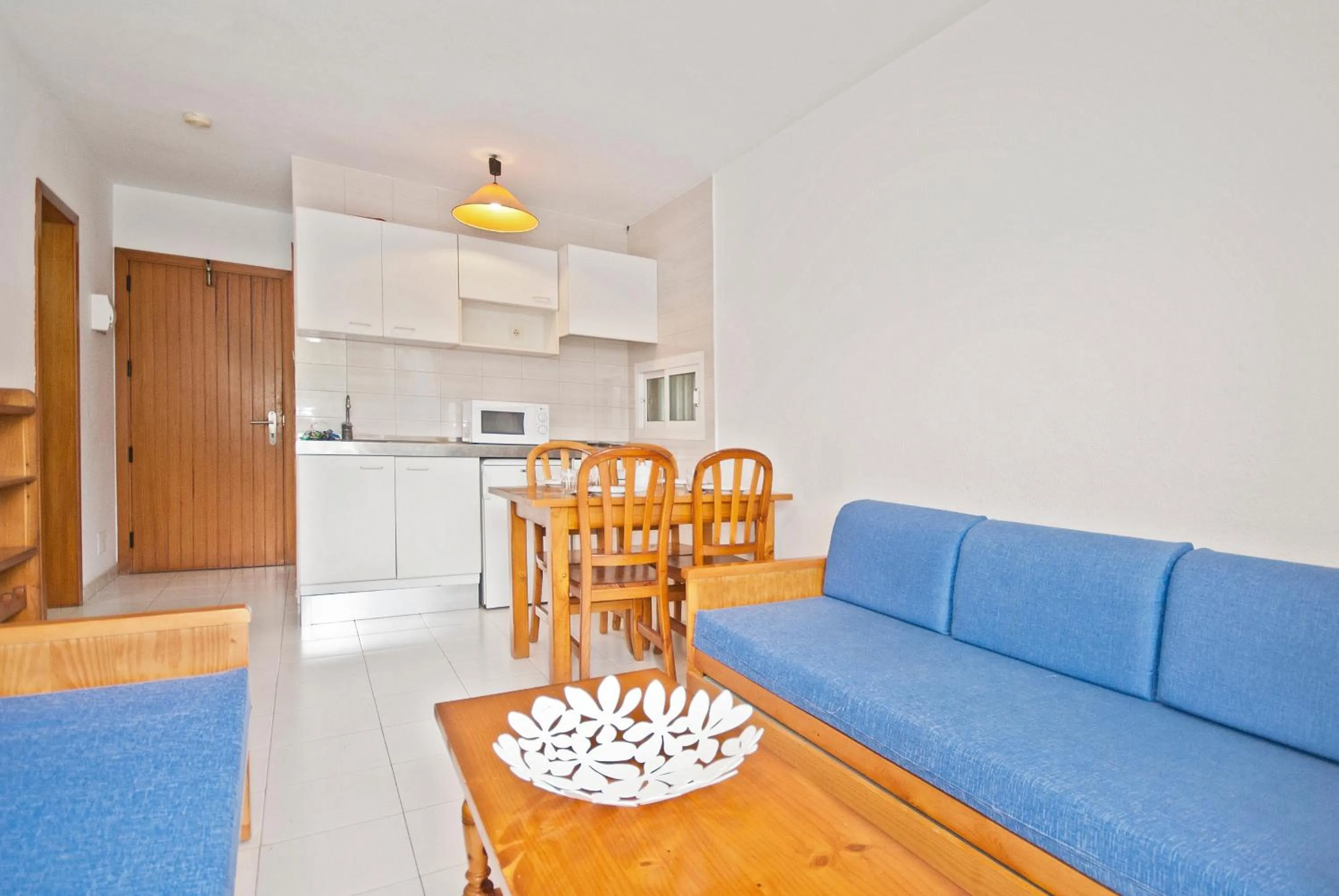 Dining area in Apartamentos Llevant