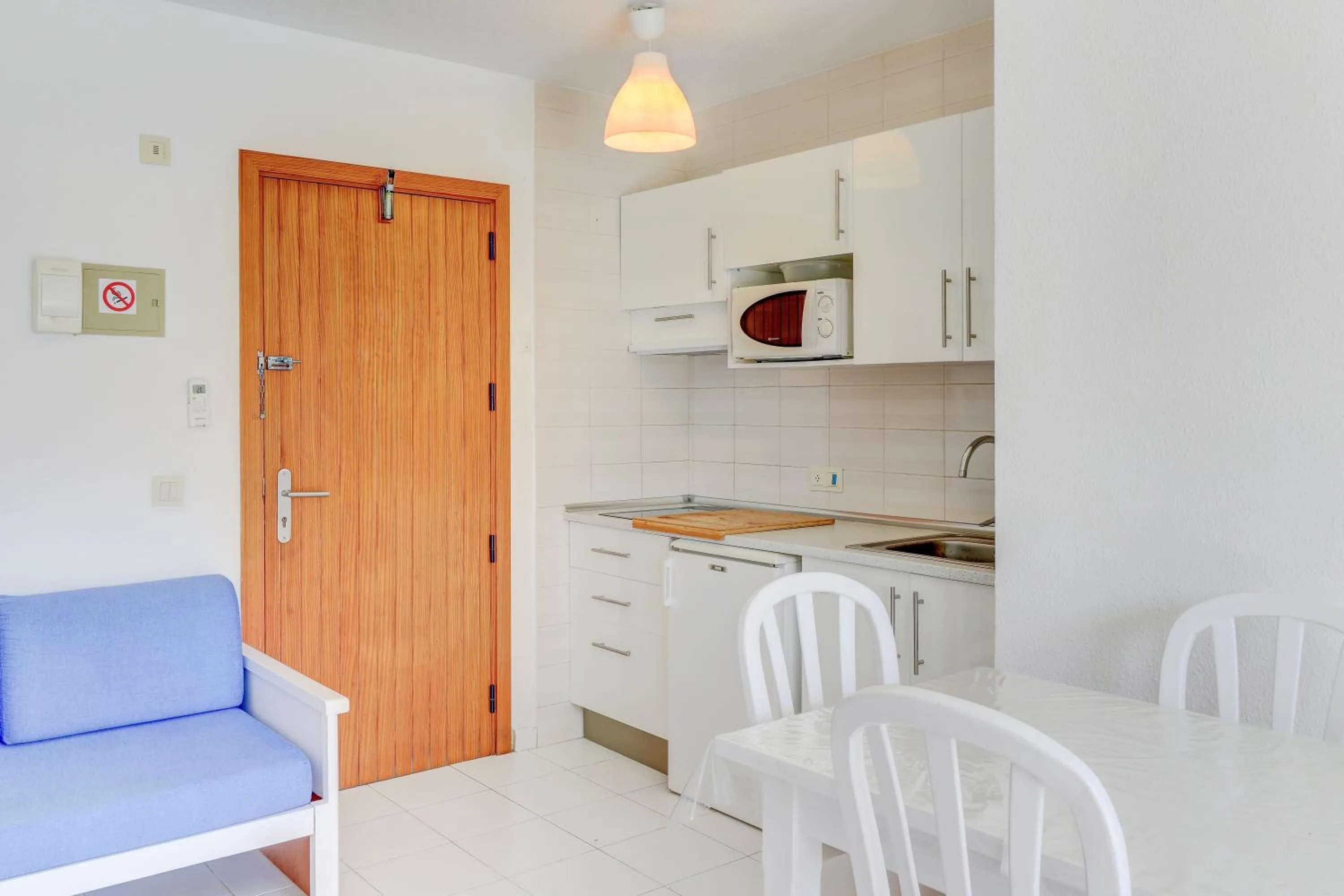 Kitchen or kitchenette in Apartamentos Llevant
