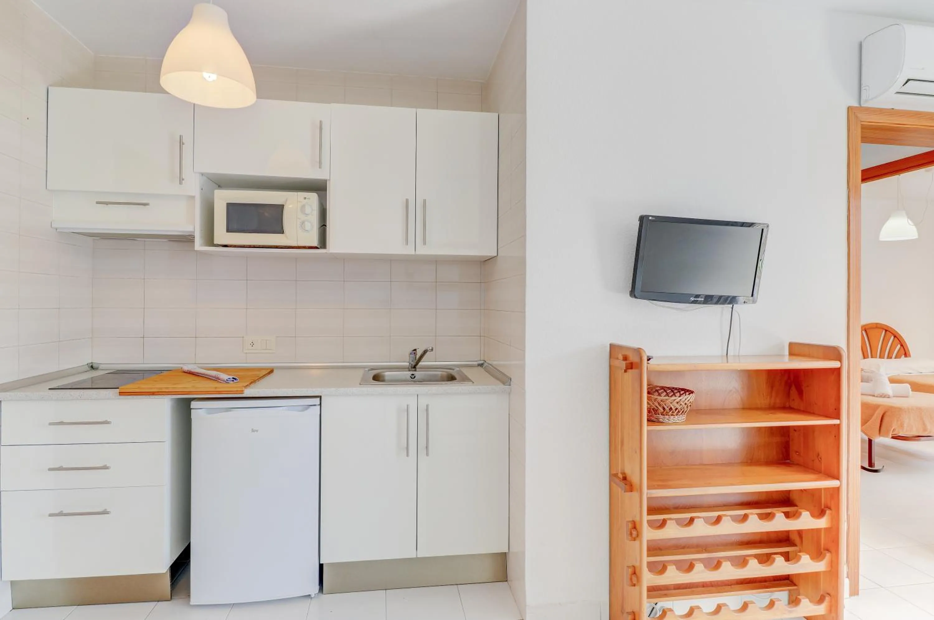 Kitchen or kitchenette in Apartamentos Llevant