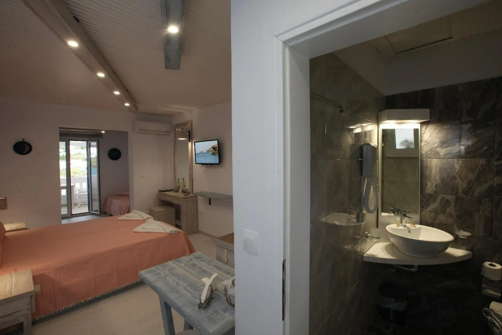 Toilet in Bella Vista