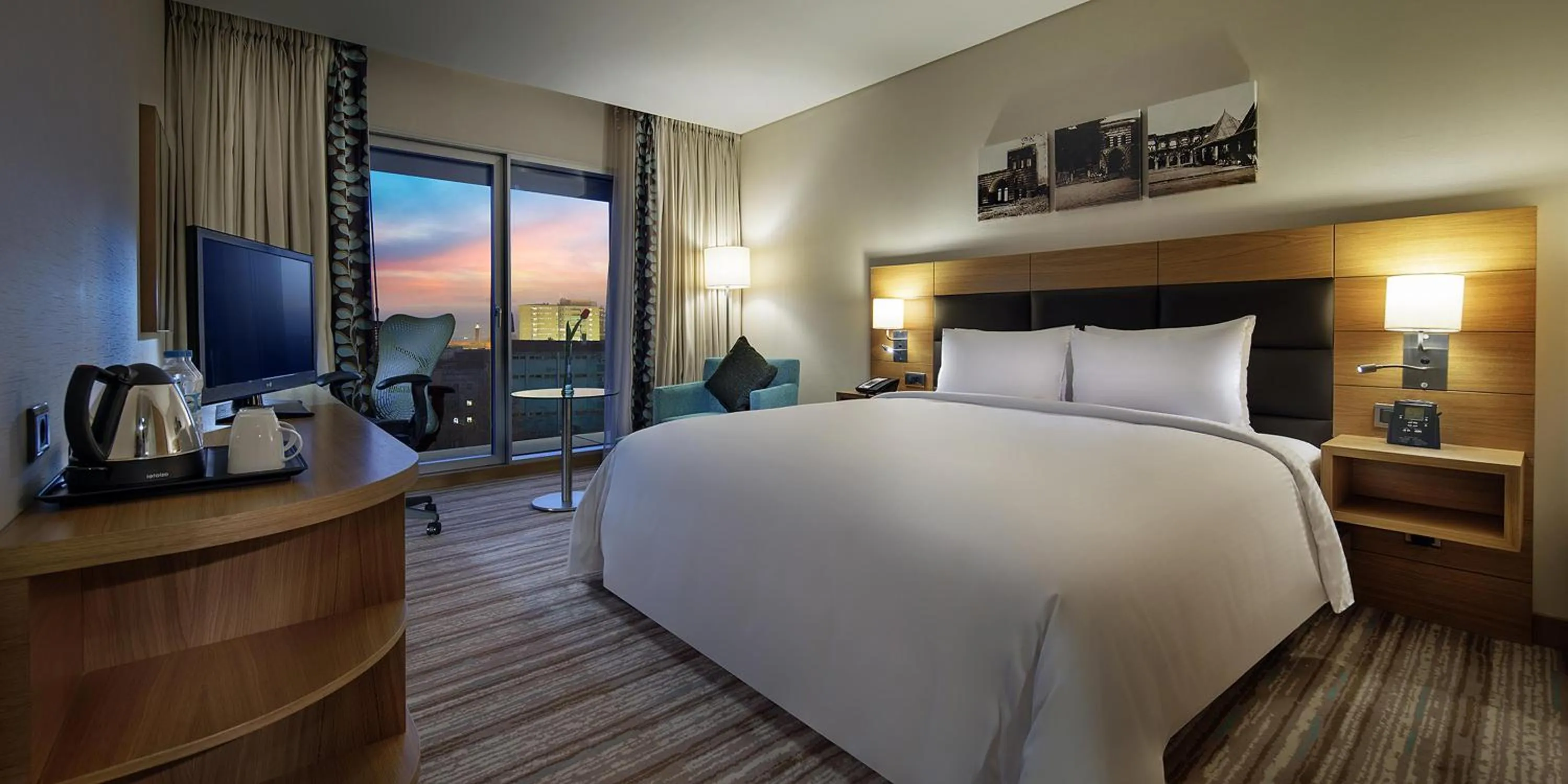 Photo of the whole room, Bed in Wyndham Garden Diyarbakır