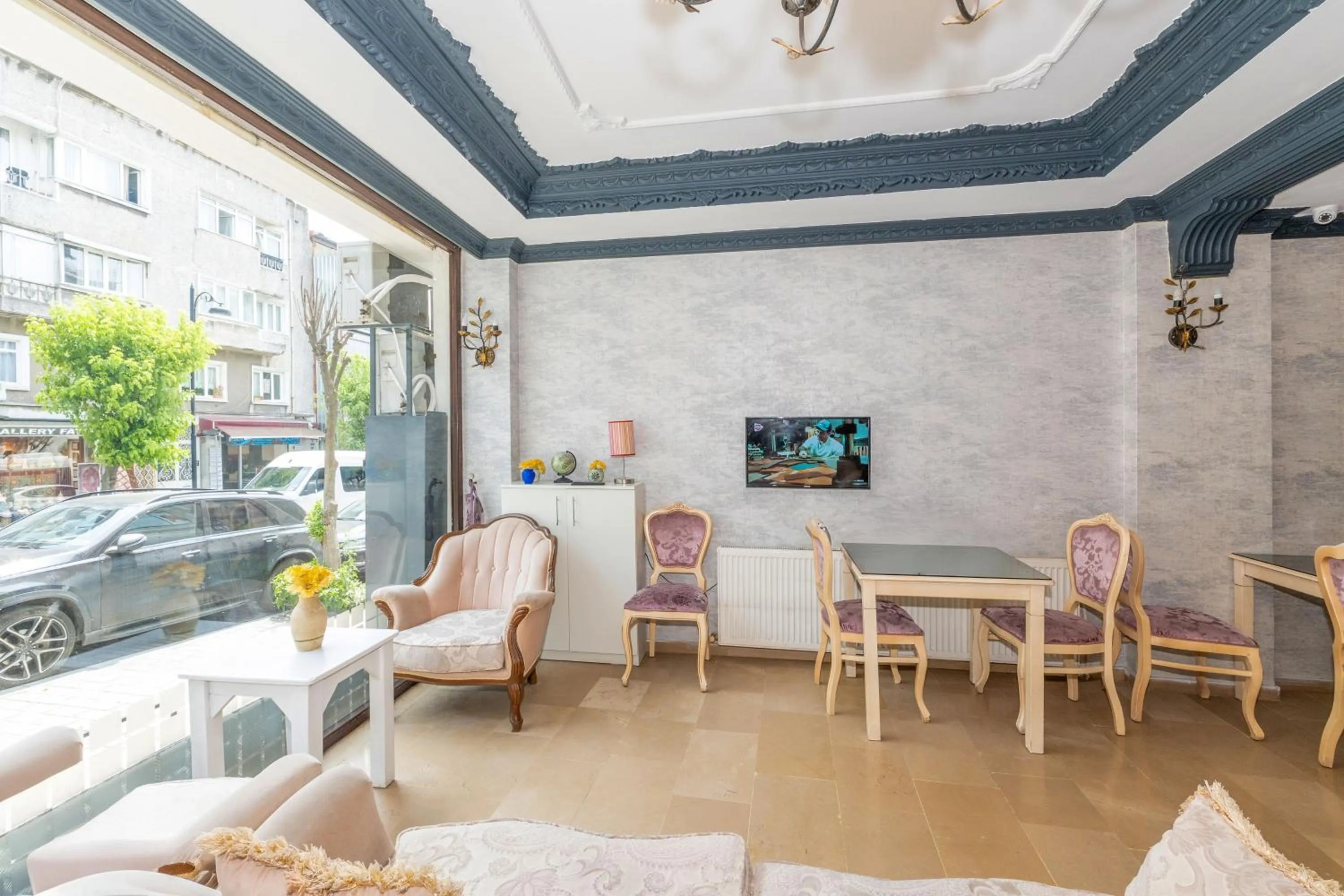 Seating area in Istanbul Holiday Hotel