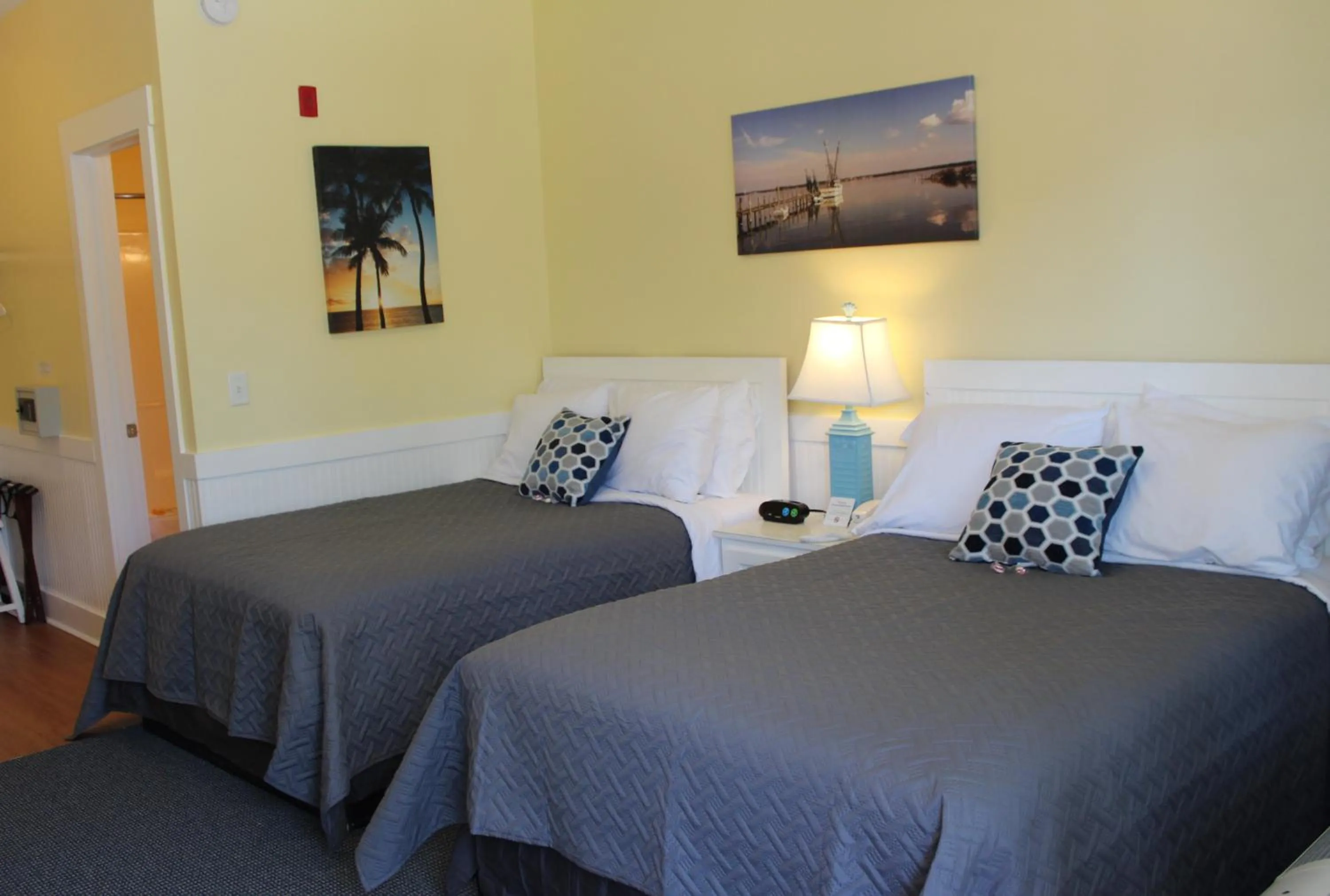 Topsail Shores Inn