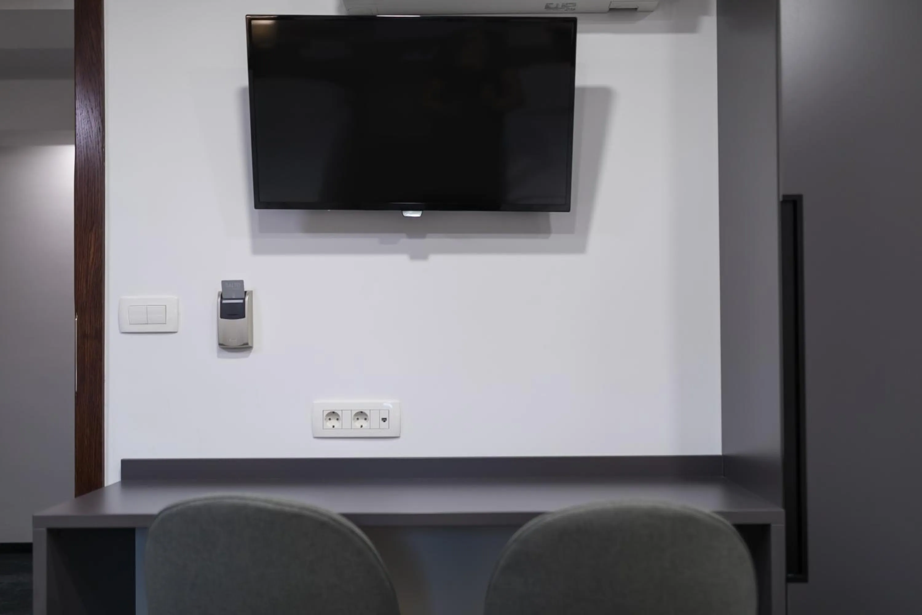 TV and multimedia in Garni Hotel Cirman