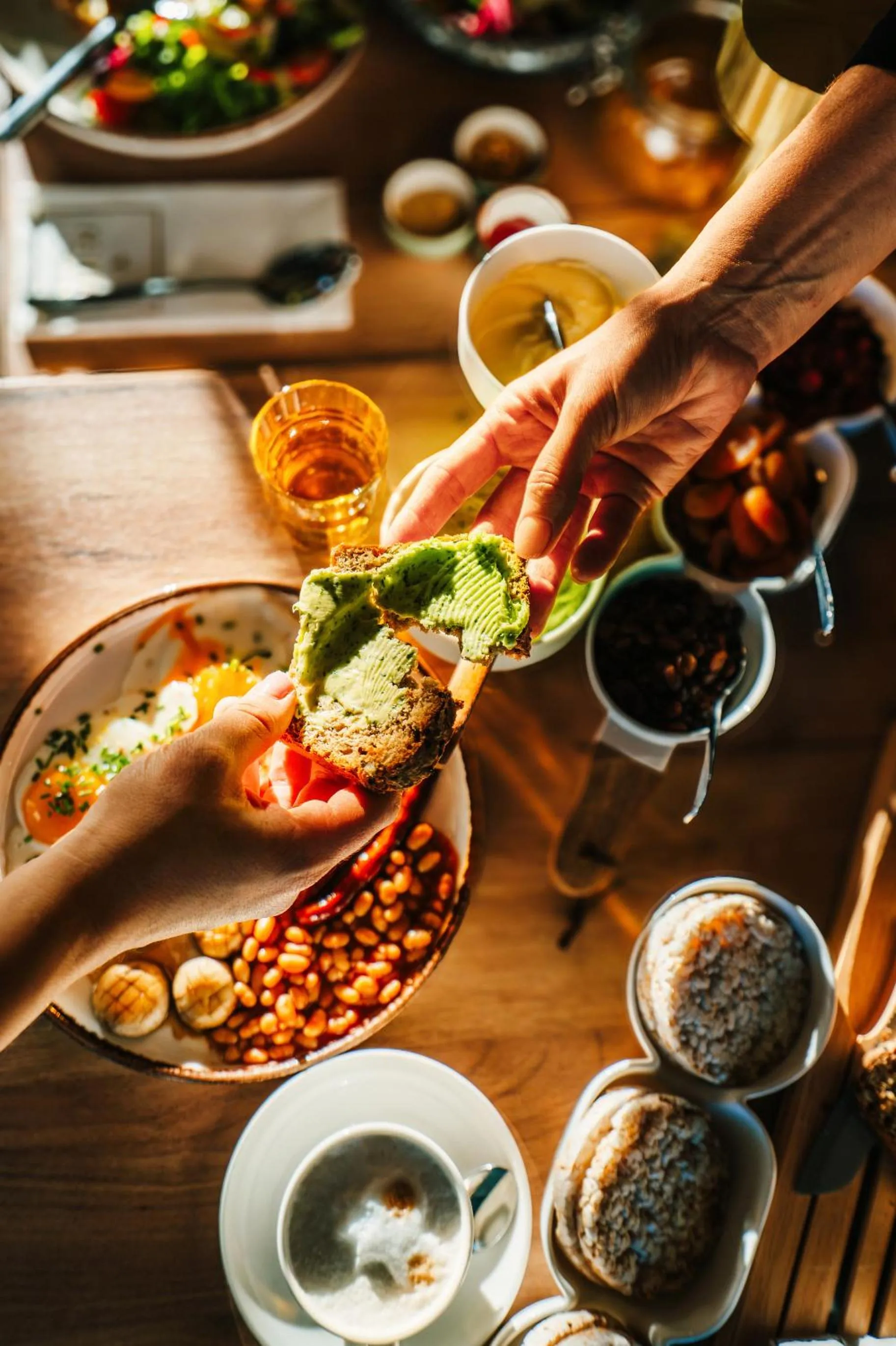 Restaurant/places to eat in Green Hotel