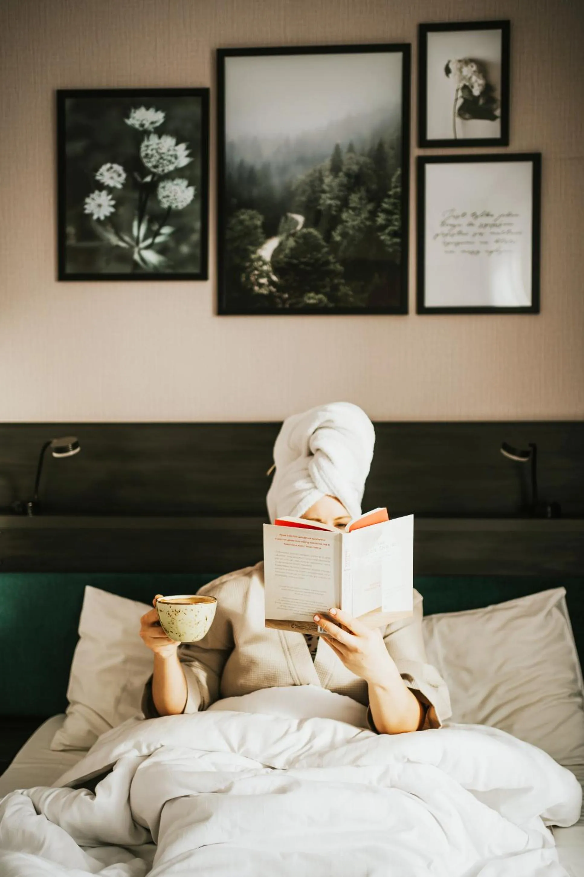 Photo of the whole room, Bed in Green Hotel