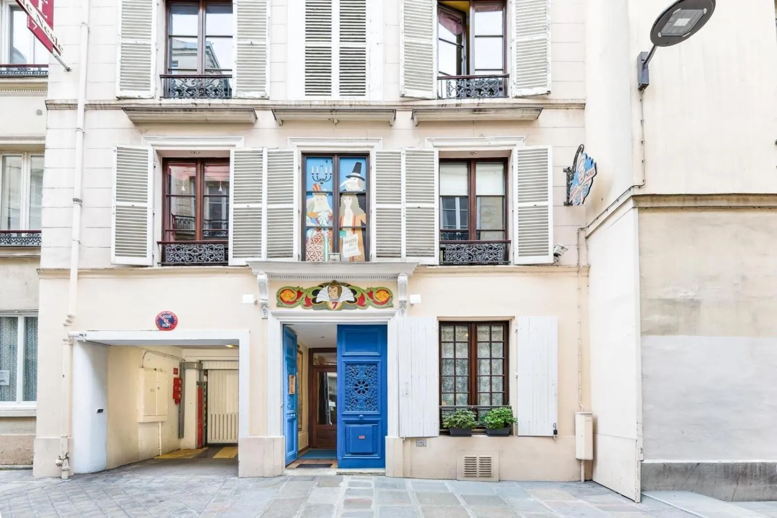 Property building in Hotel de Nesle