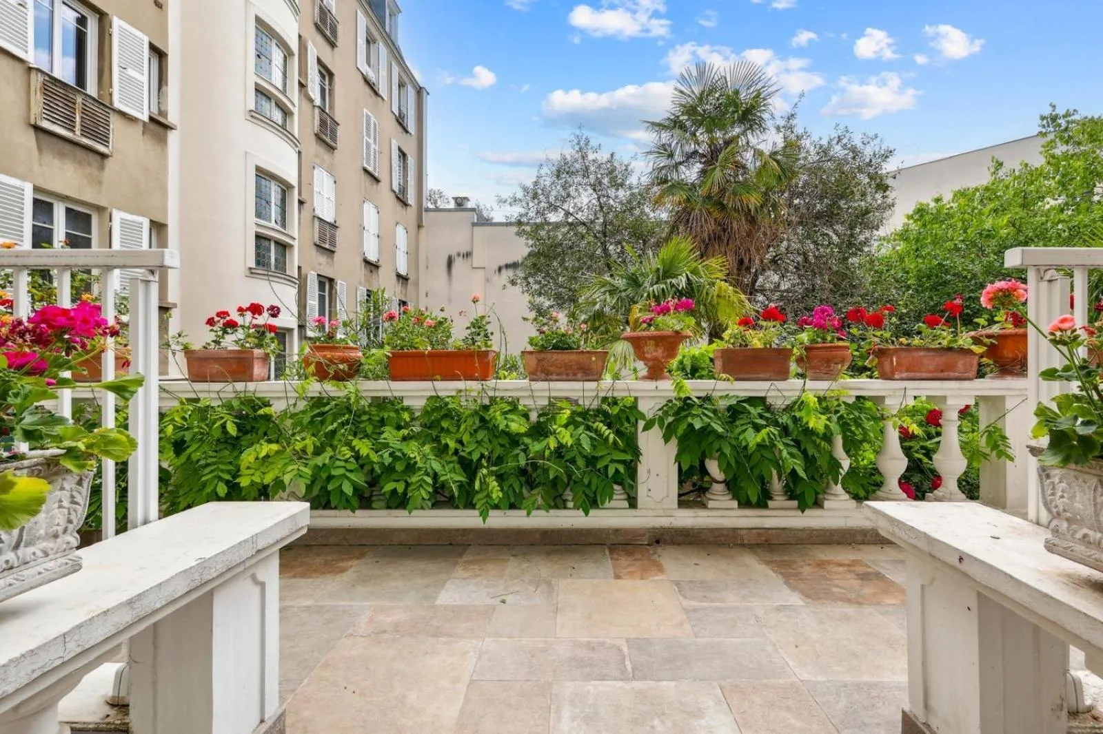 Balcony/Terrace in Hotel de Nesle