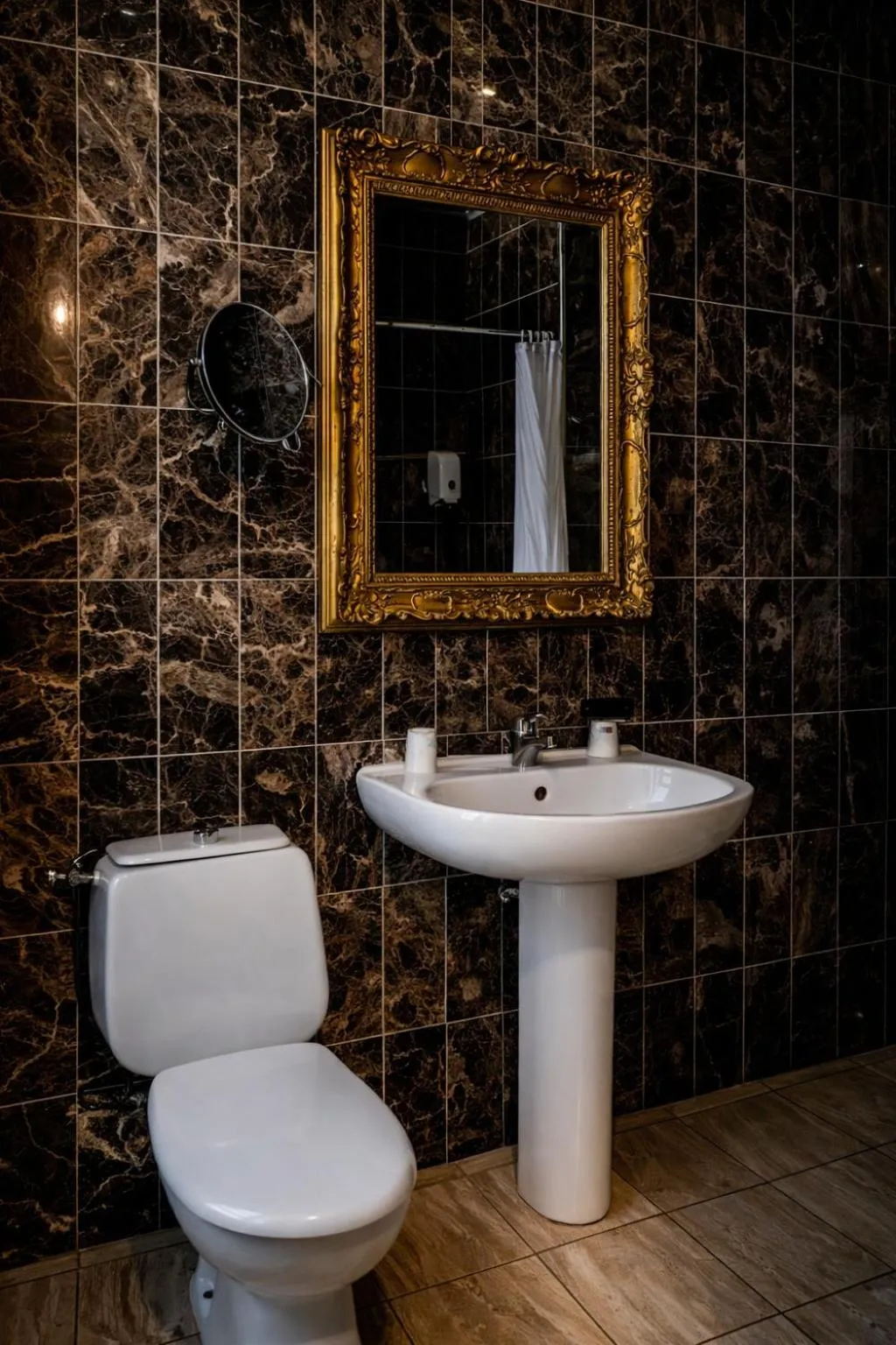 Bathroom in Hotel de Nesle