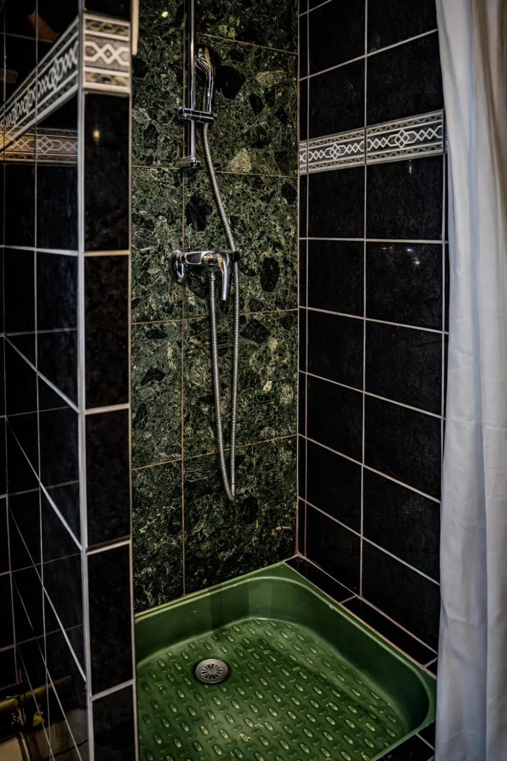 Bathroom in Hotel de Nesle