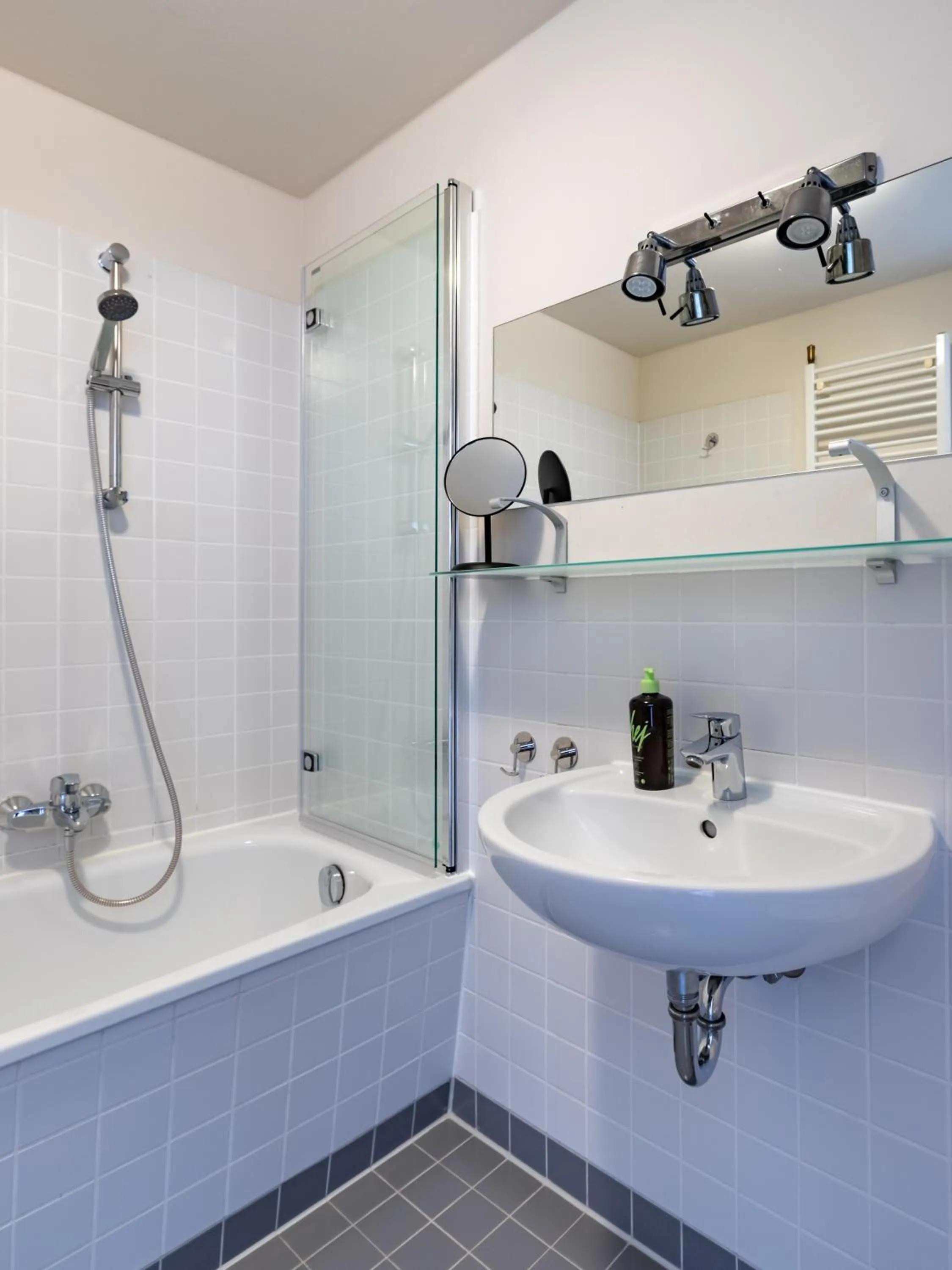 Bathroom in Schoenhouse City Street