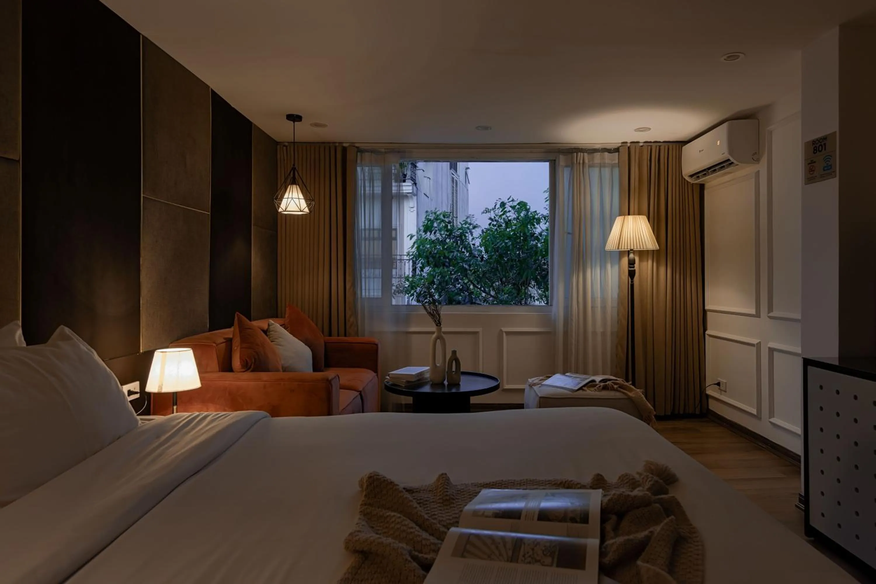 Bedroom, Bed in Keypad Hotel - 24 Hang Ga