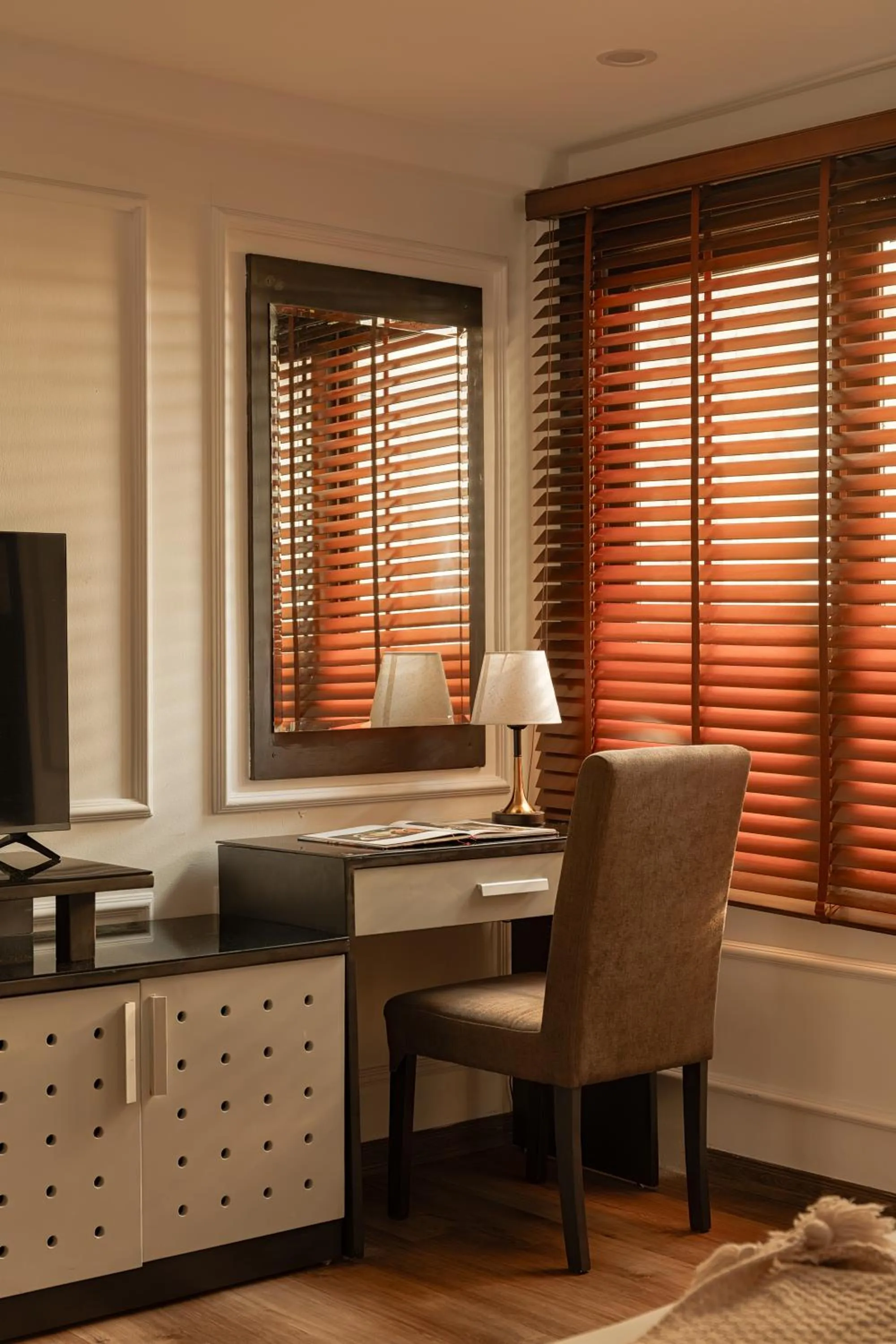 furniture in Keypad Hotel - 24 Hang Ga