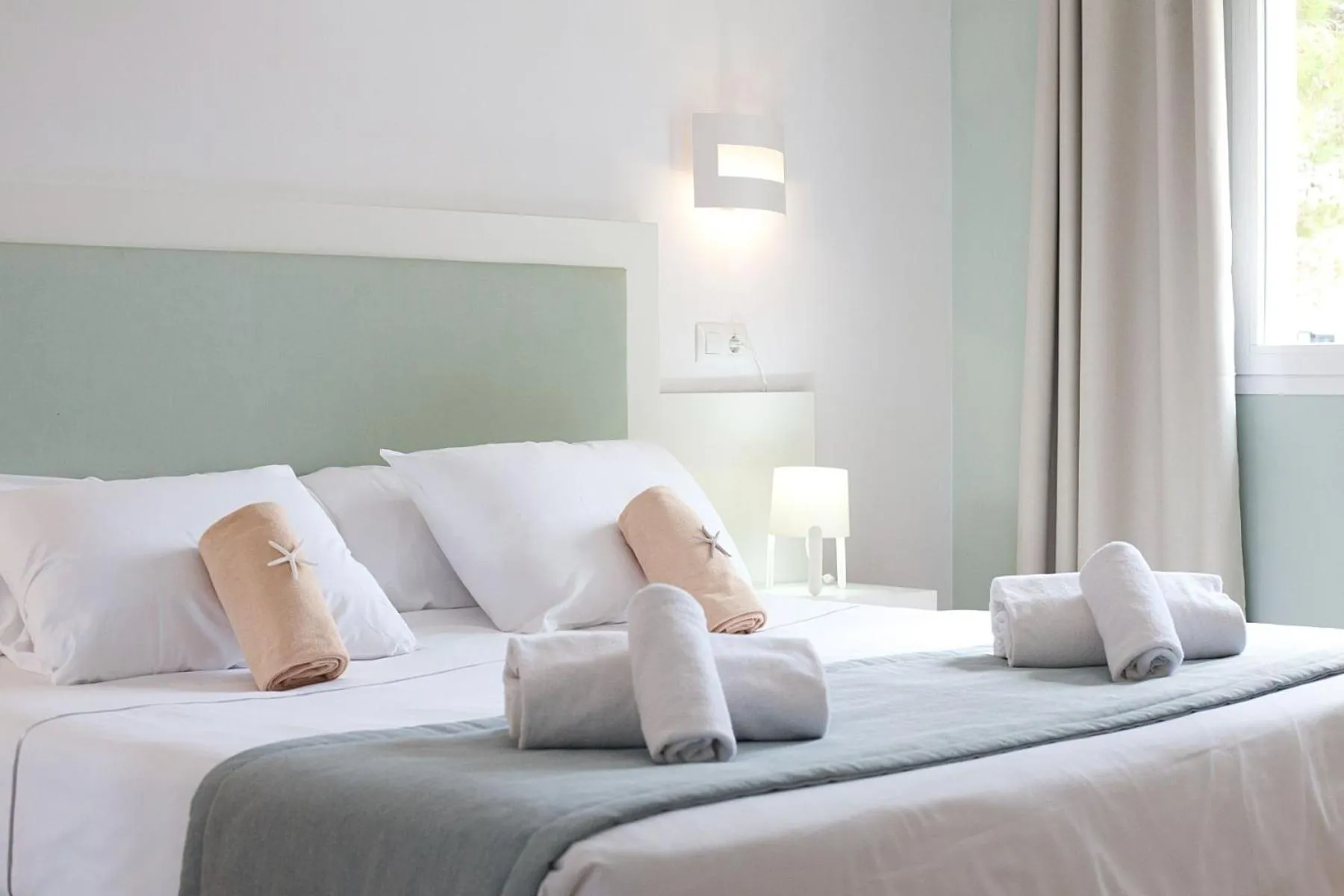 Bedroom, Bed in Apartamentos Vista Alegre Mallorca