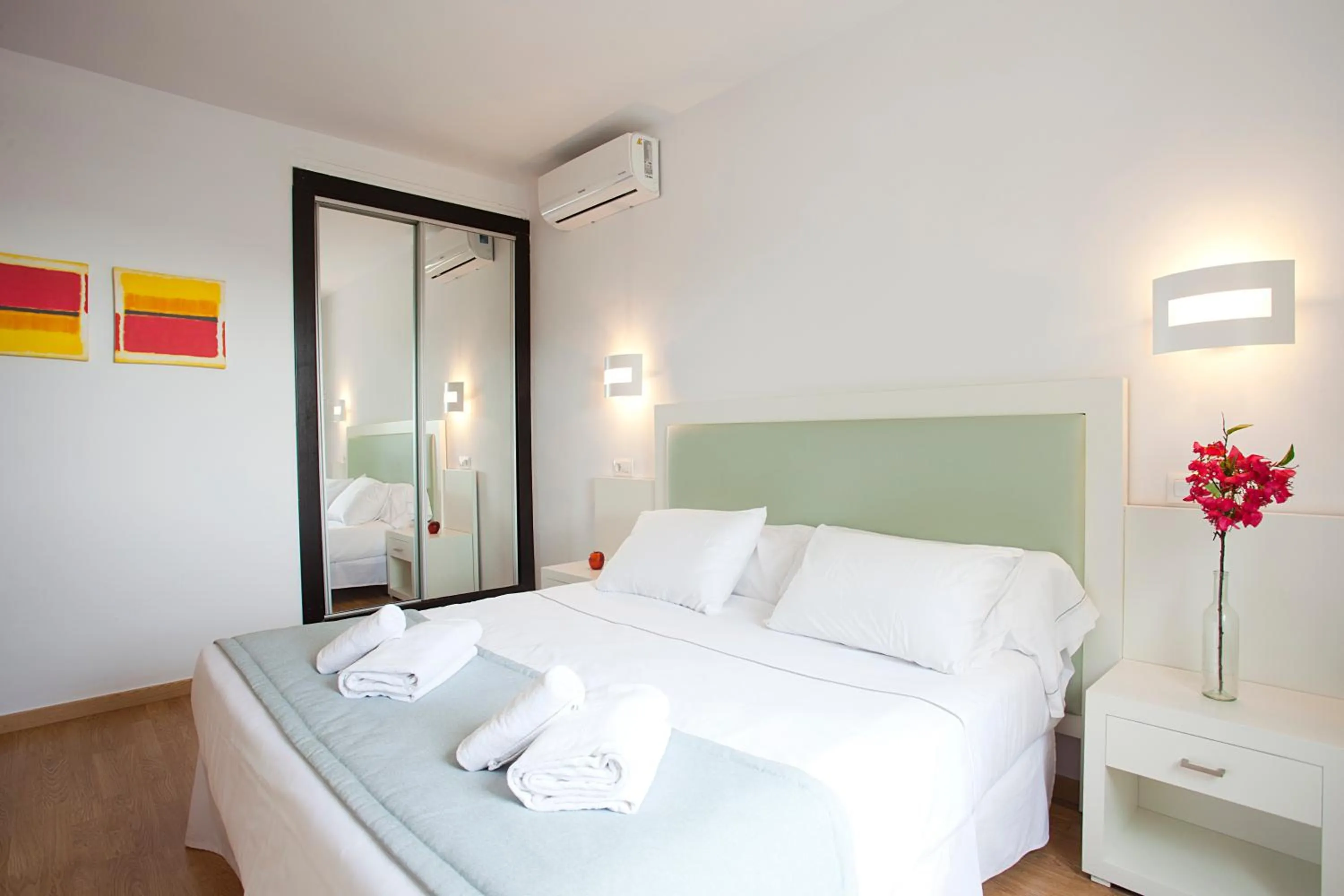 Bed in Apartamentos Vista Alegre Mallorca