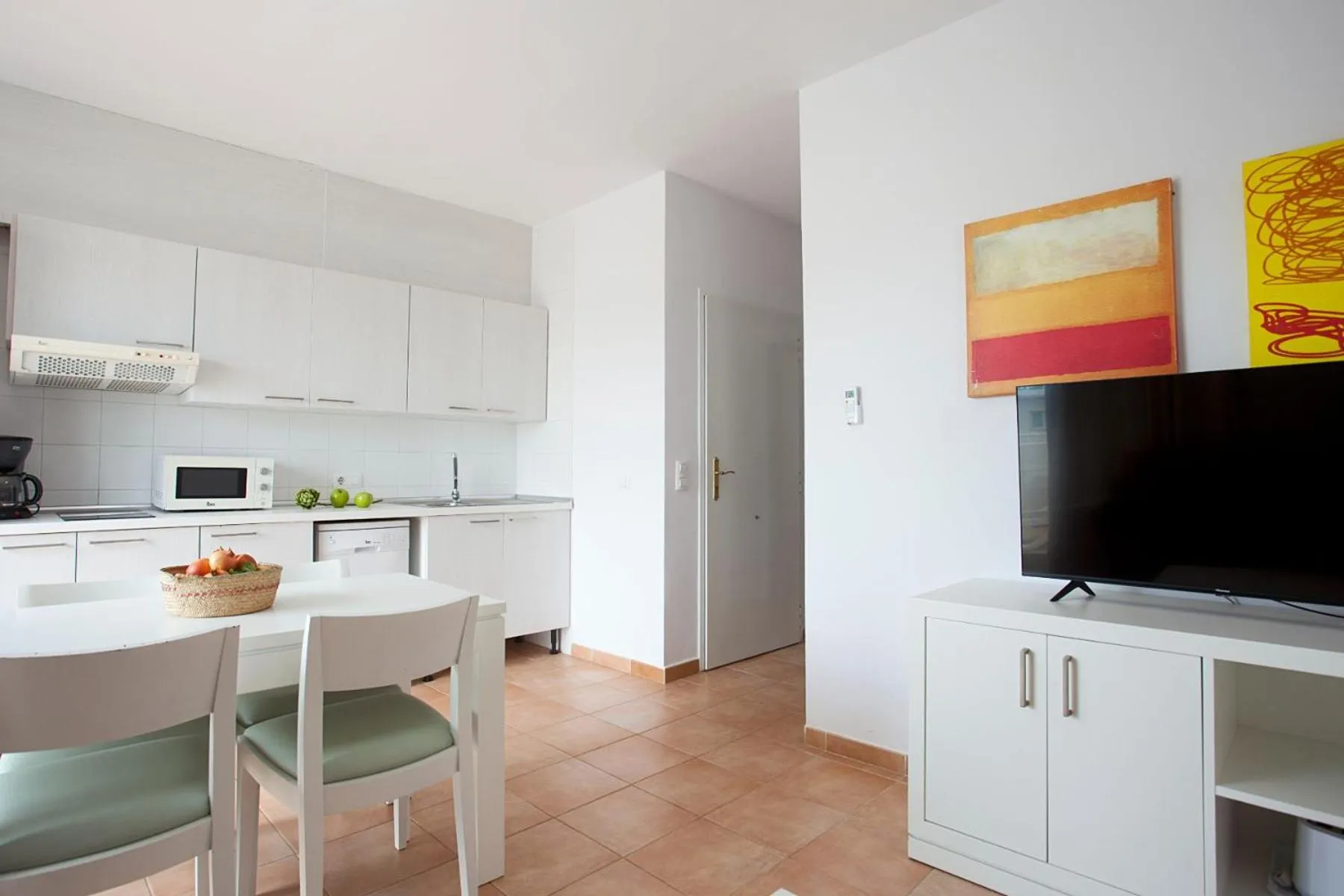 Kitchen or kitchenette in Apartamentos Vista Alegre Mallorca