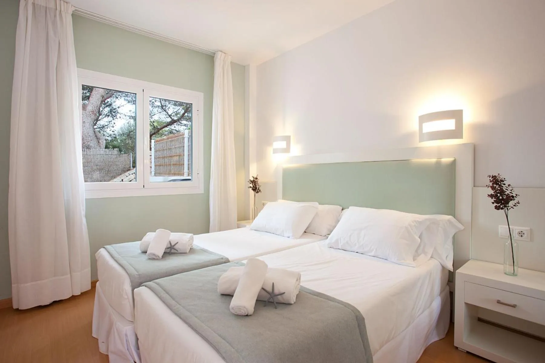 Bedroom, Bed in Apartamentos Vista Alegre Mallorca