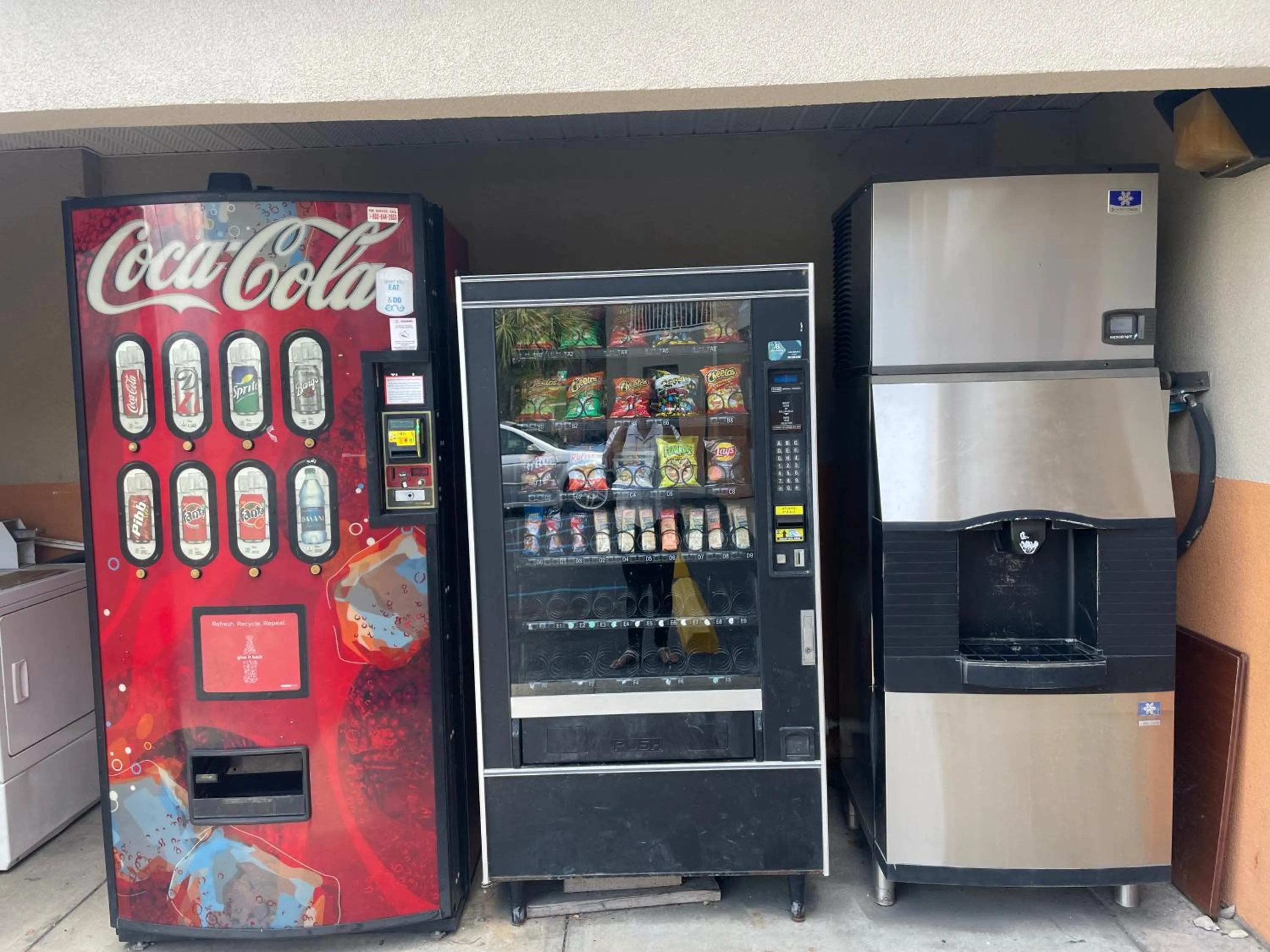 Drinks in Econo Lodge Hattiesburg