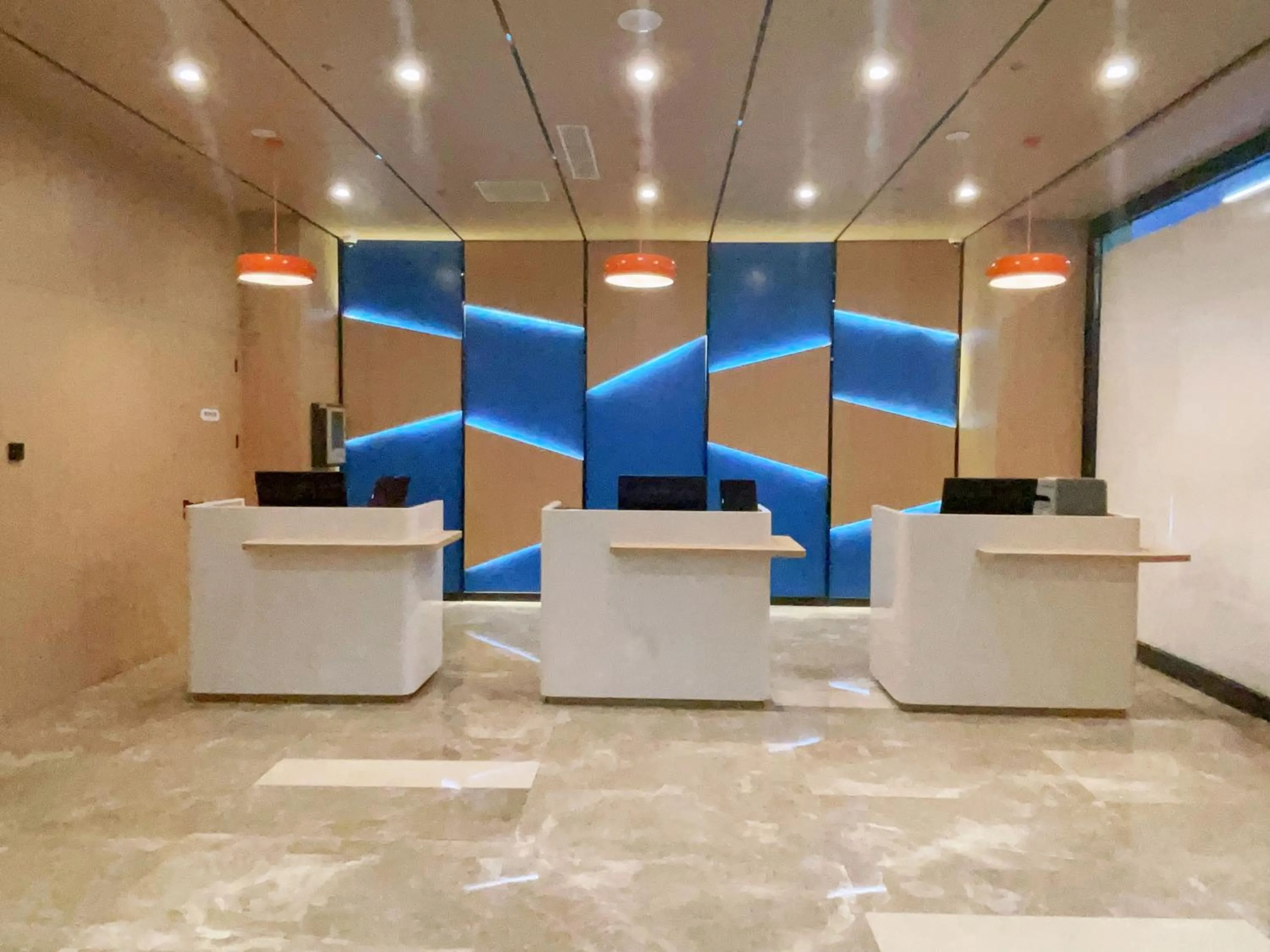 Lobby or reception in Holiday Inn Express Hohhot East Station, an IHG Hotel