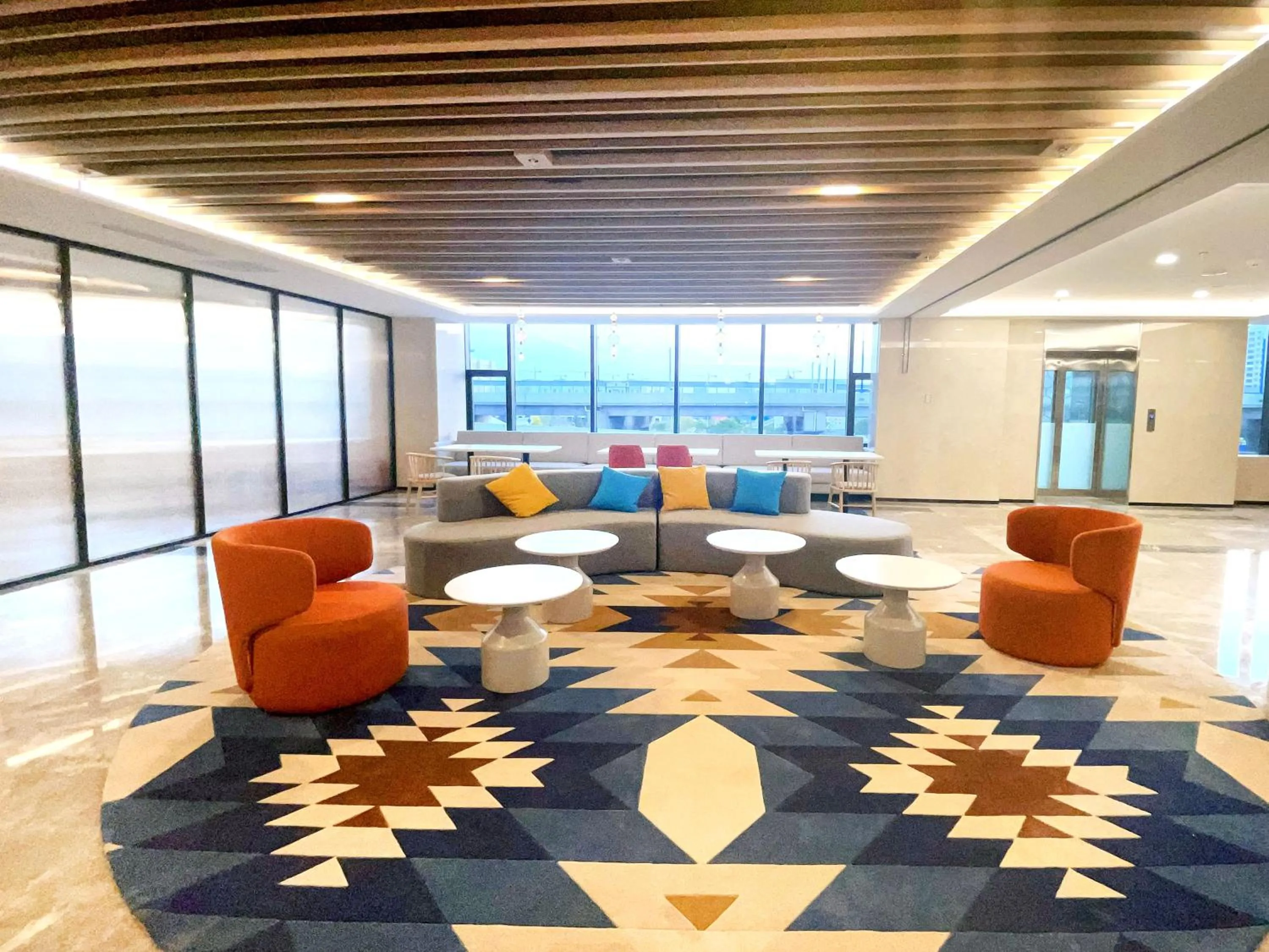 Business facilities in Holiday Inn Express Hohhot East Station, an IHG Hotel