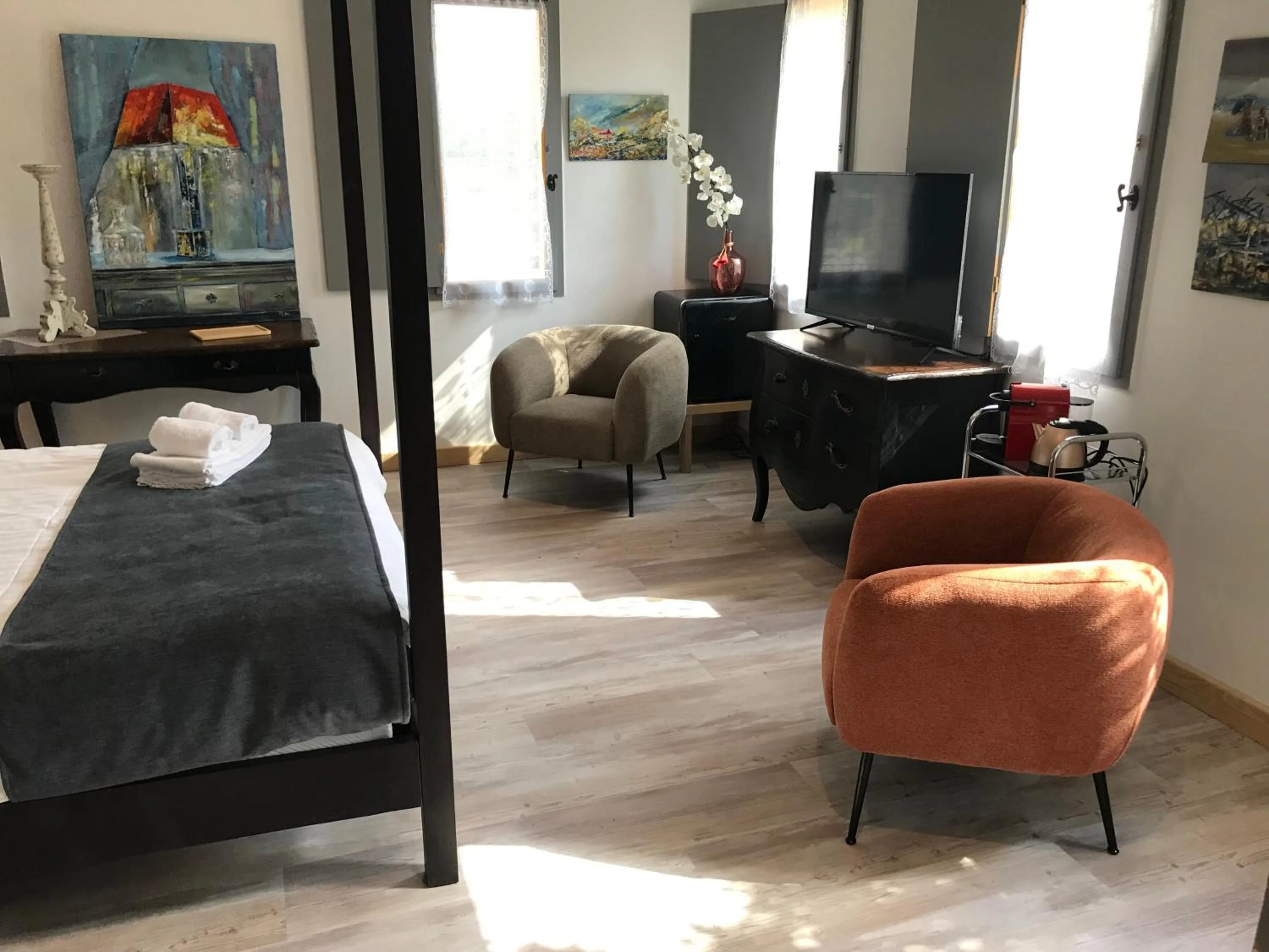 Living room, Bed in Le Clos du Peintre