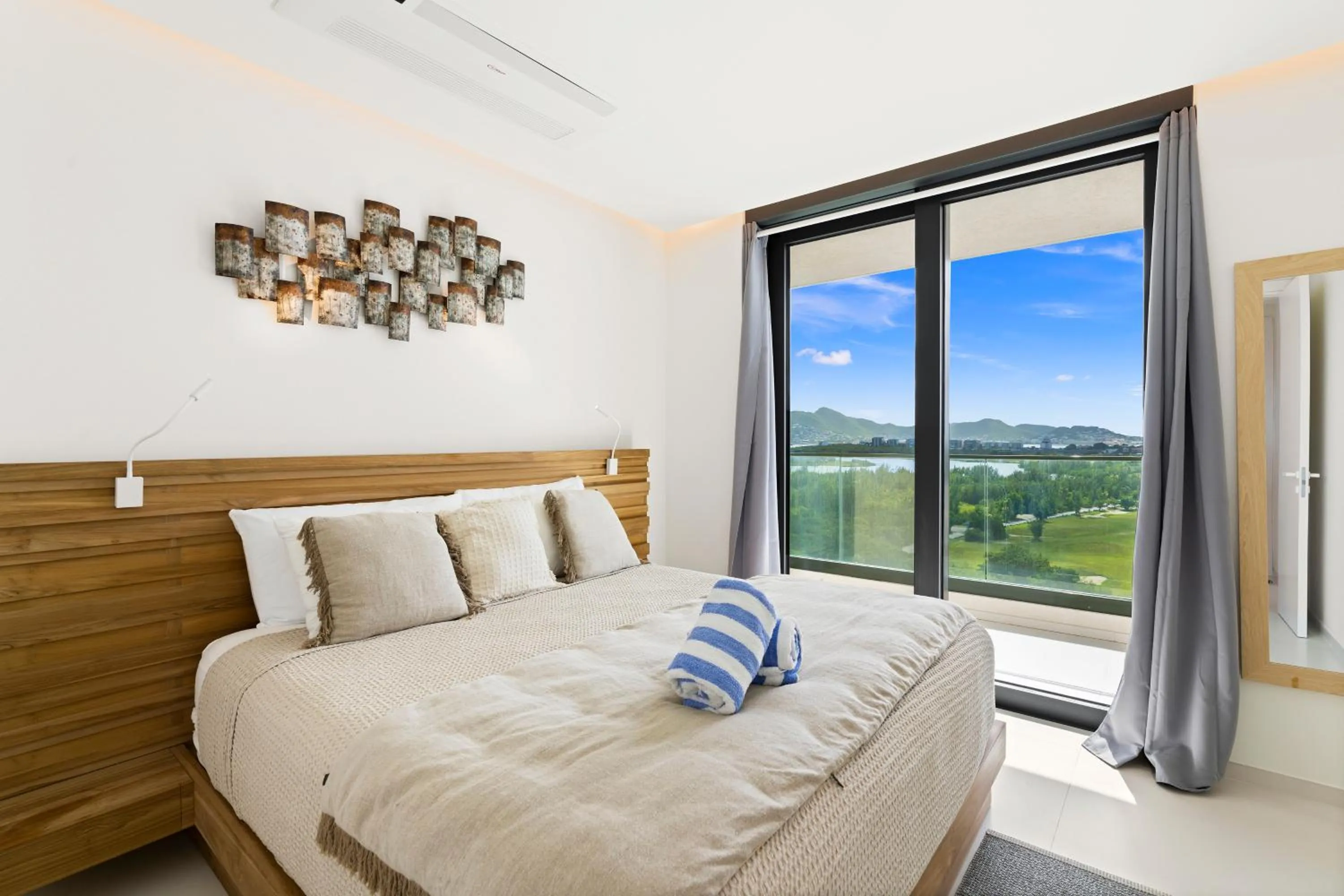 Bedroom, Bed in Fourteen at Mullet Bay