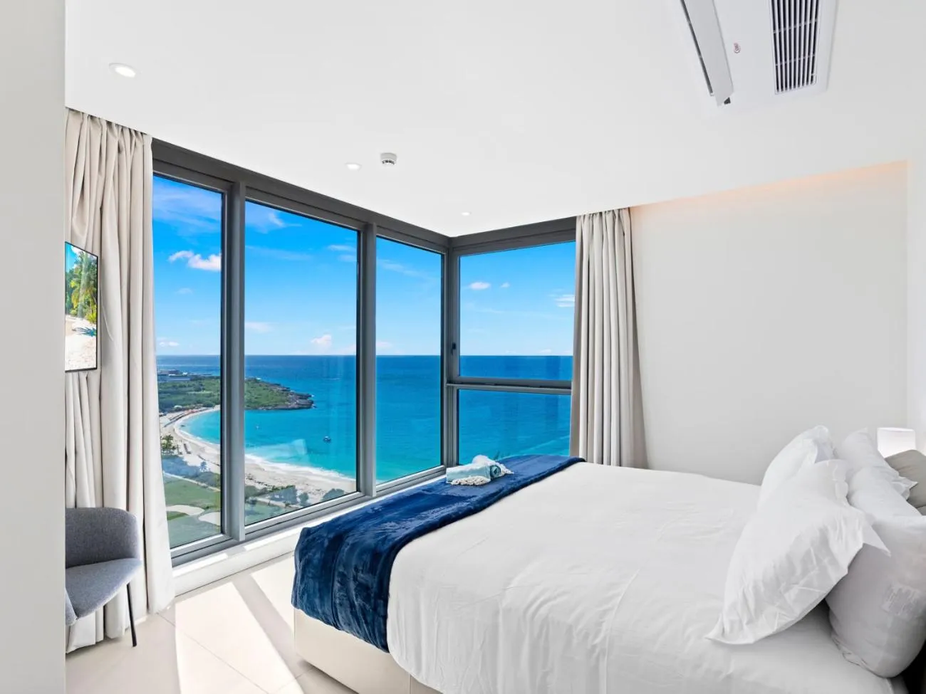 Bed in Fourteen at Mullet Bay