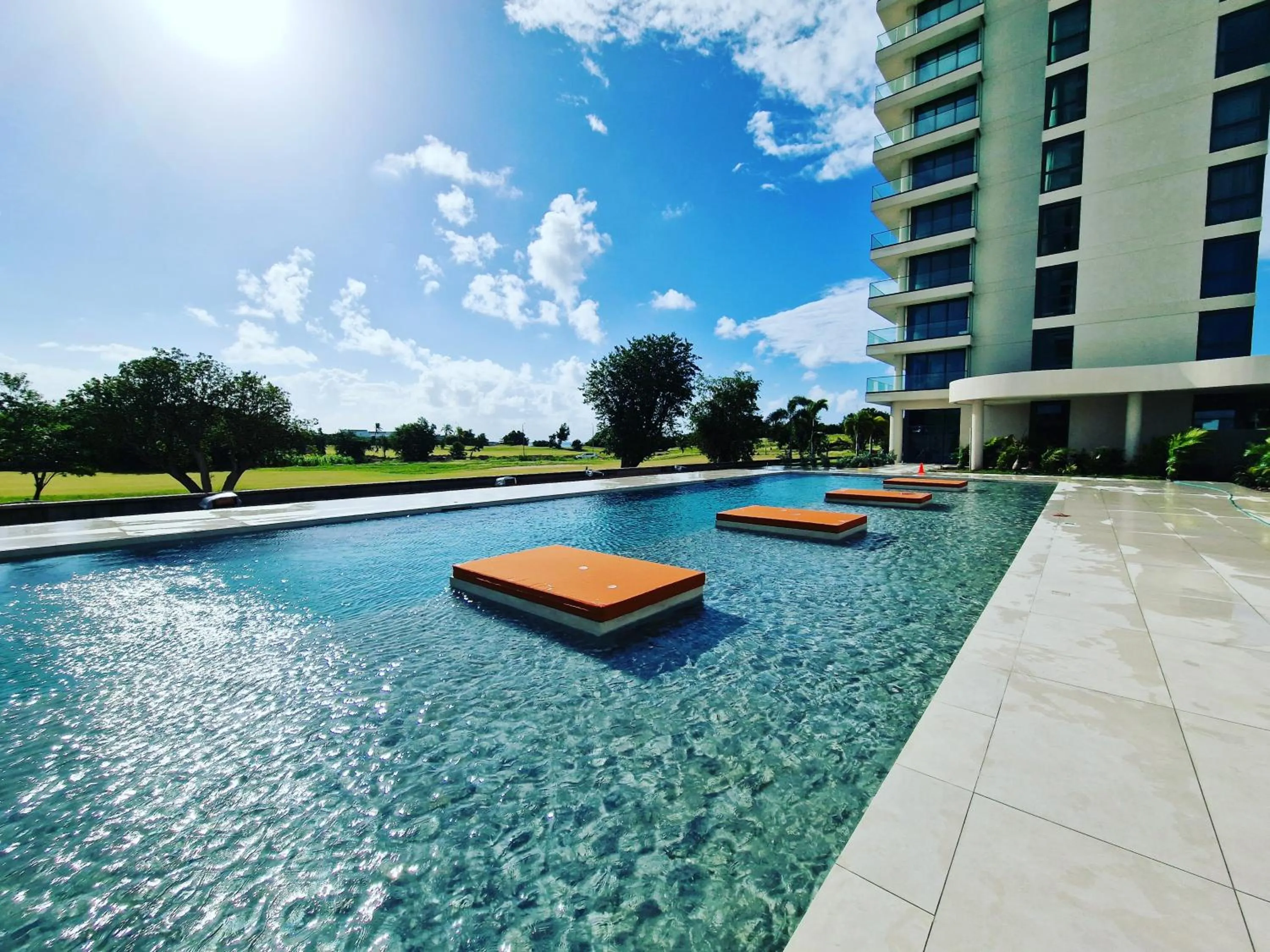 Swimming pool in Fourteen at Mullet Bay