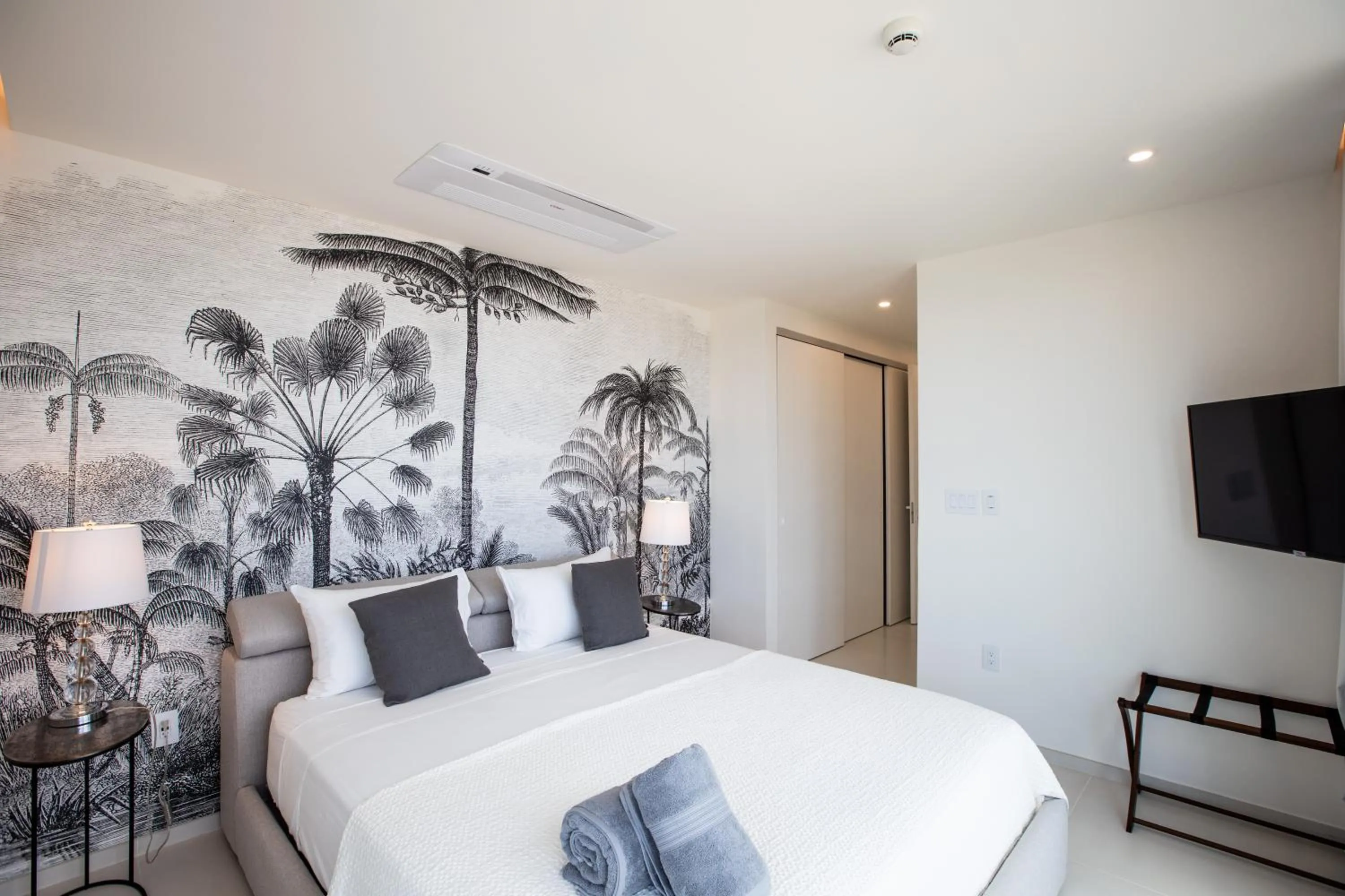 Bed in Fourteen at Mullet Bay