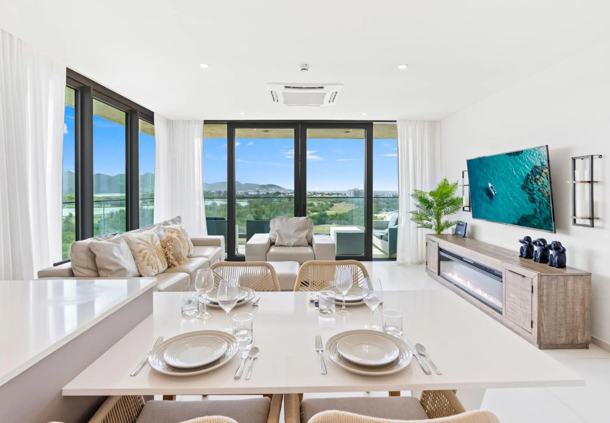 Fourteen at Mullet Bay