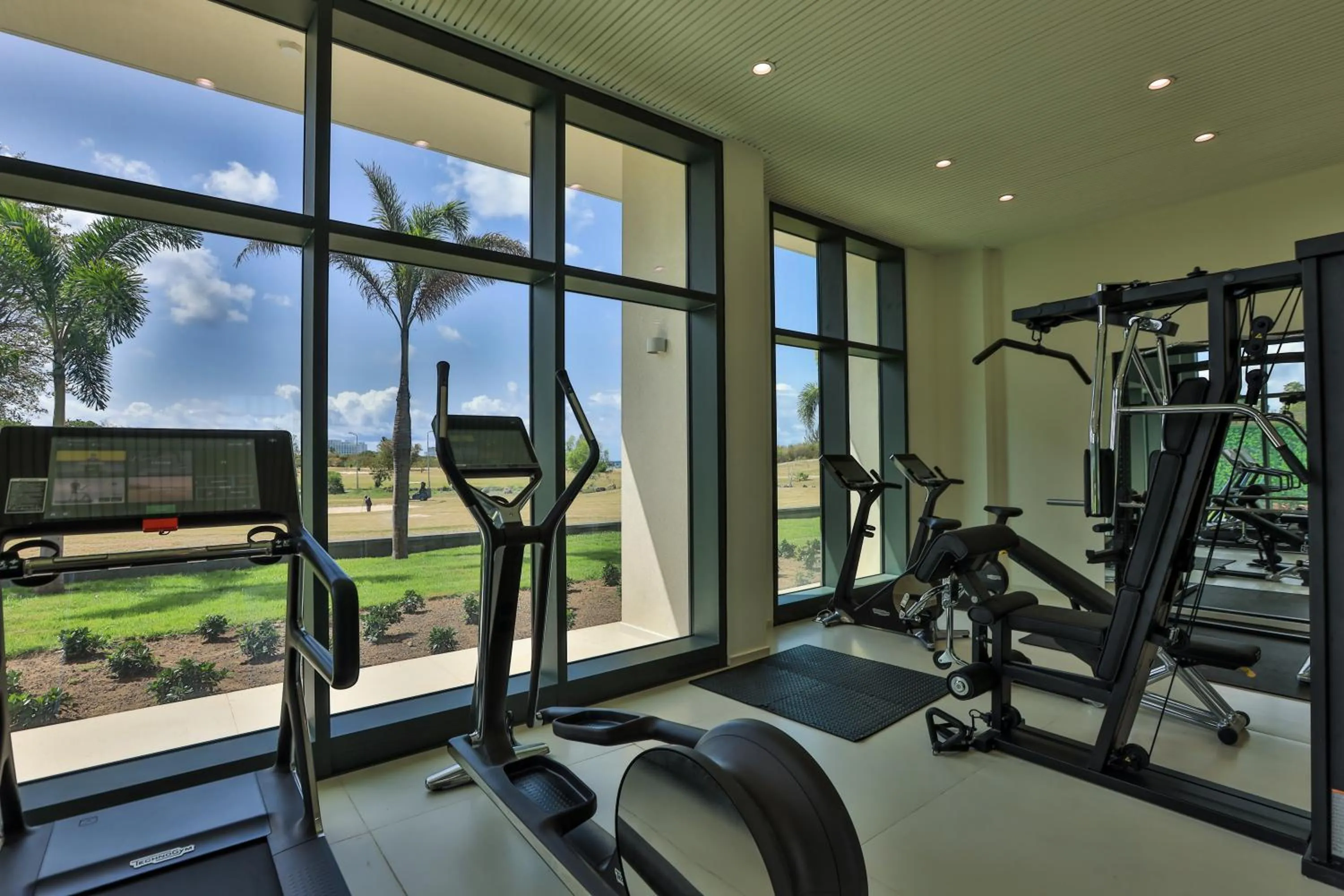 Fitness centre/facilities in Fourteen at Mullet Bay