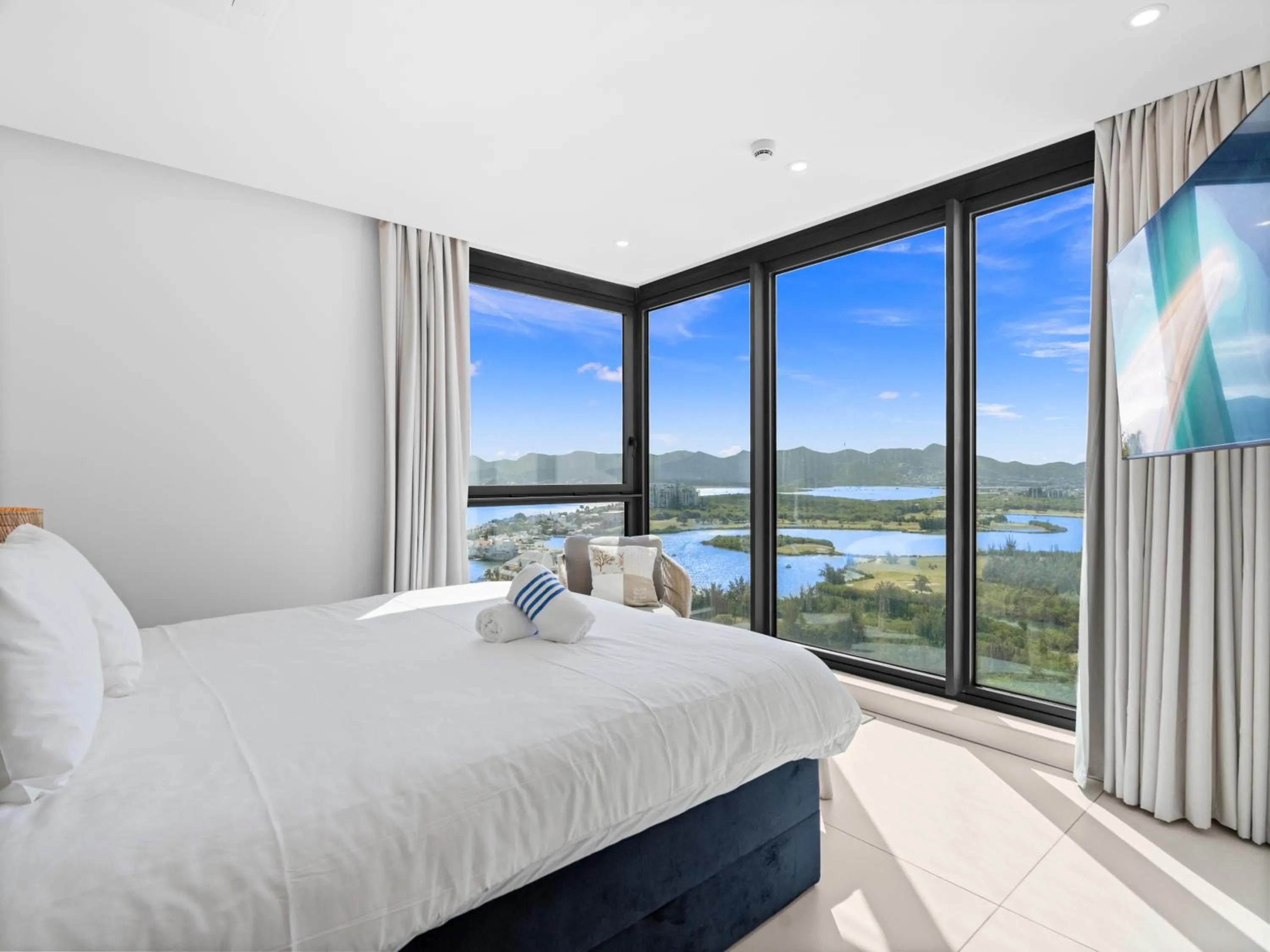 Bed in Fourteen at Mullet Bay