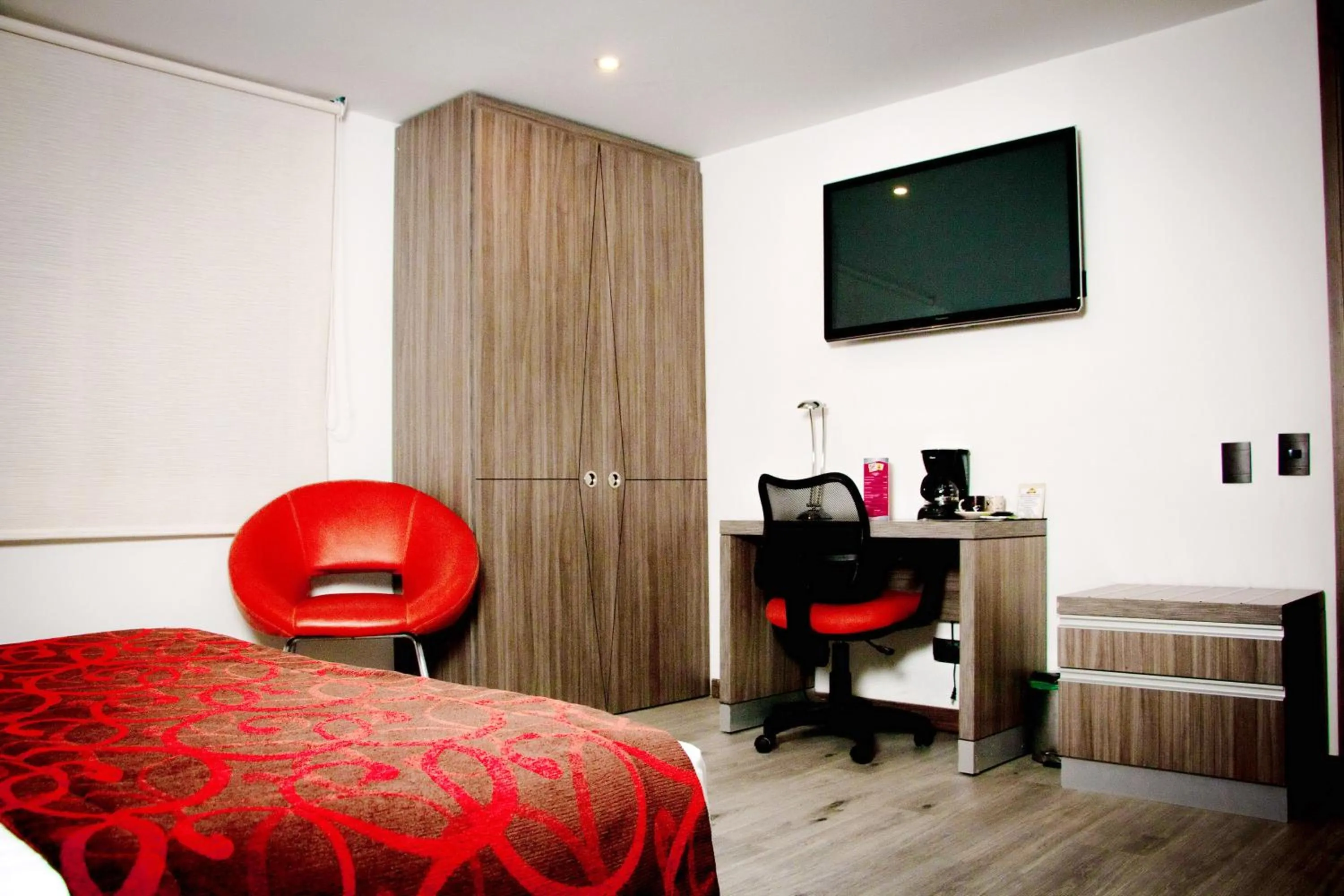 Coffee/tea facilities, Bed in Isa Victory Hotel Boutique