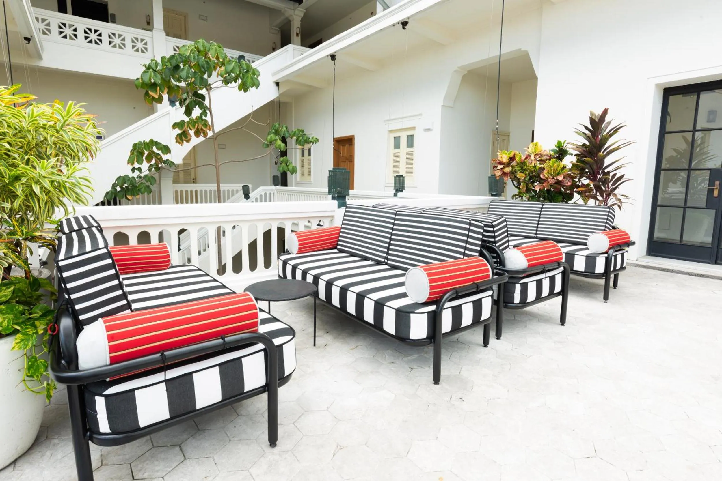 Swimming pool in American Trade Hotel