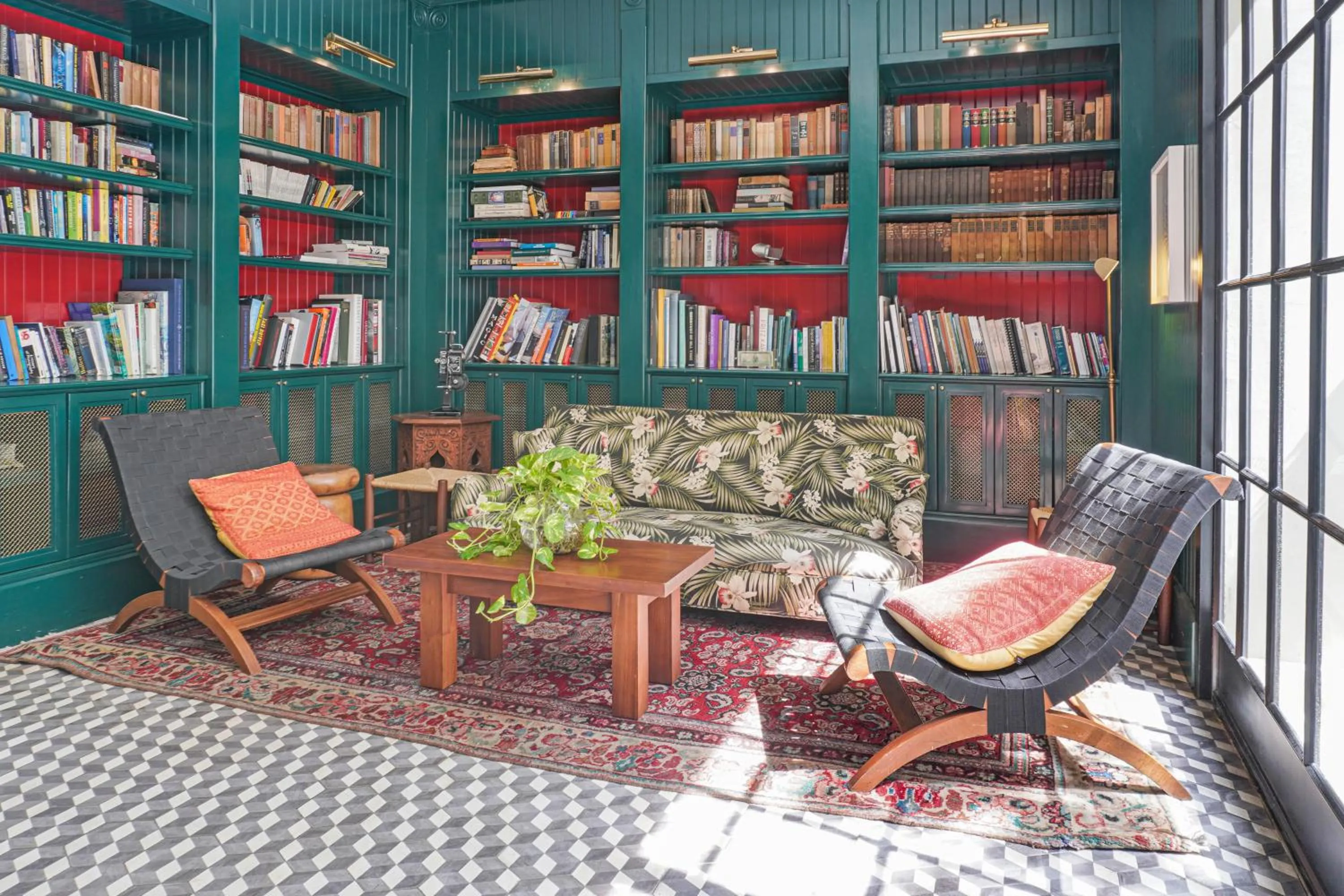 Library in American Trade Hotel