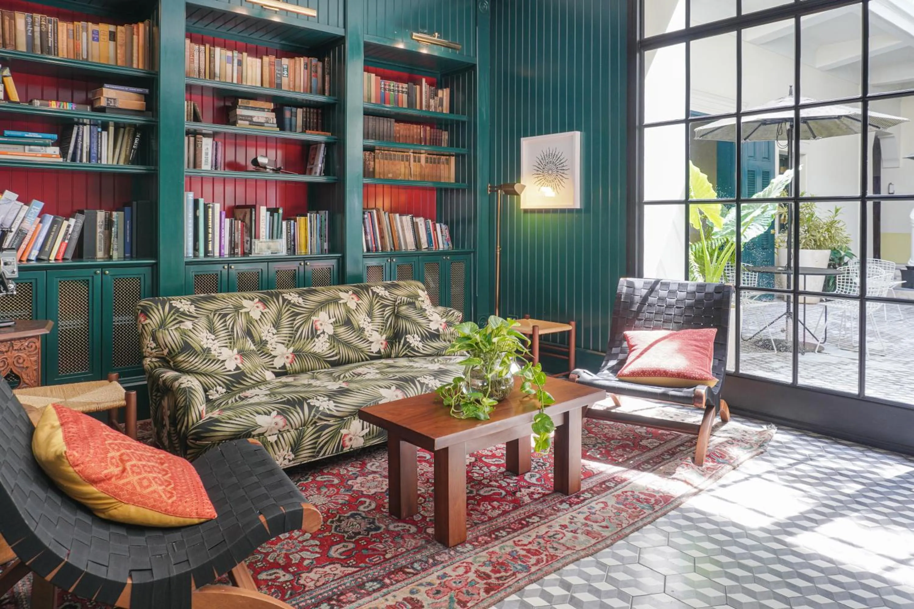 Library in American Trade Hotel