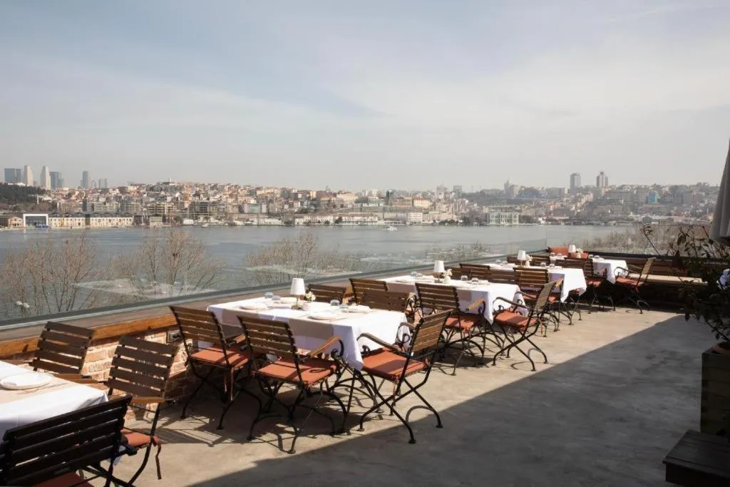 Restaurant/places to eat in Istanbul Old City Colorful Houses Balat PETRION Hotel