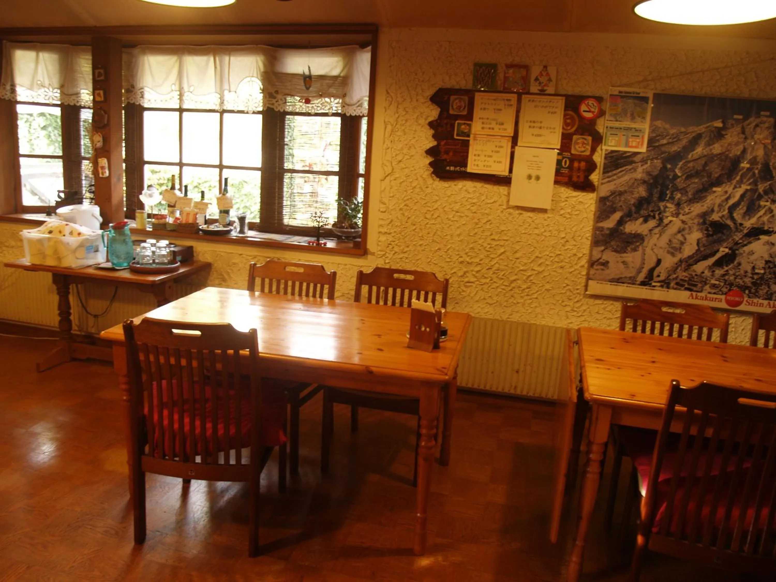 Communal lounge/ TV room in Woody House Kazamidori