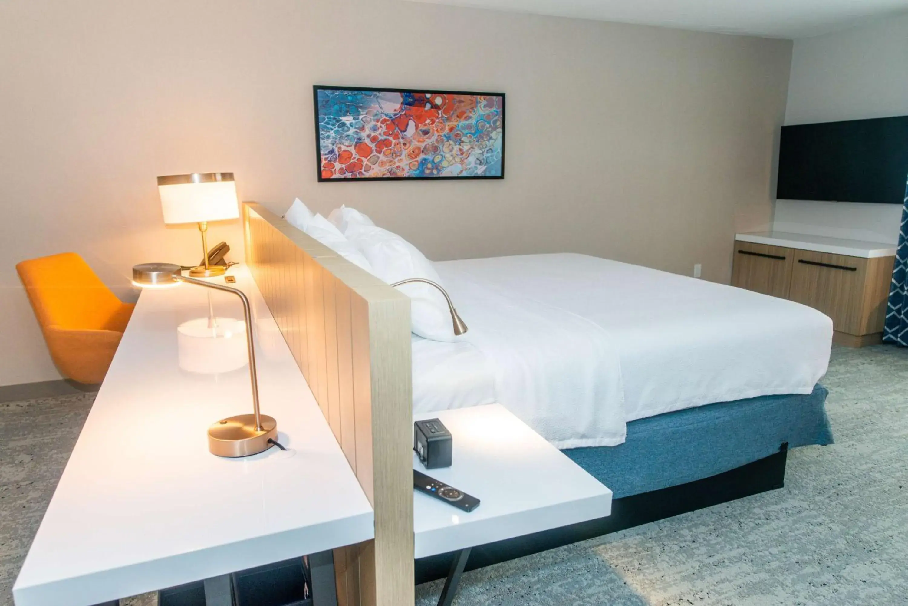 Studio Suite with One King Bed in Hilton Garden Inn Mattoon, IL Studio Suite with One King Bed in Hilton Garden Inn Mattoon, IL