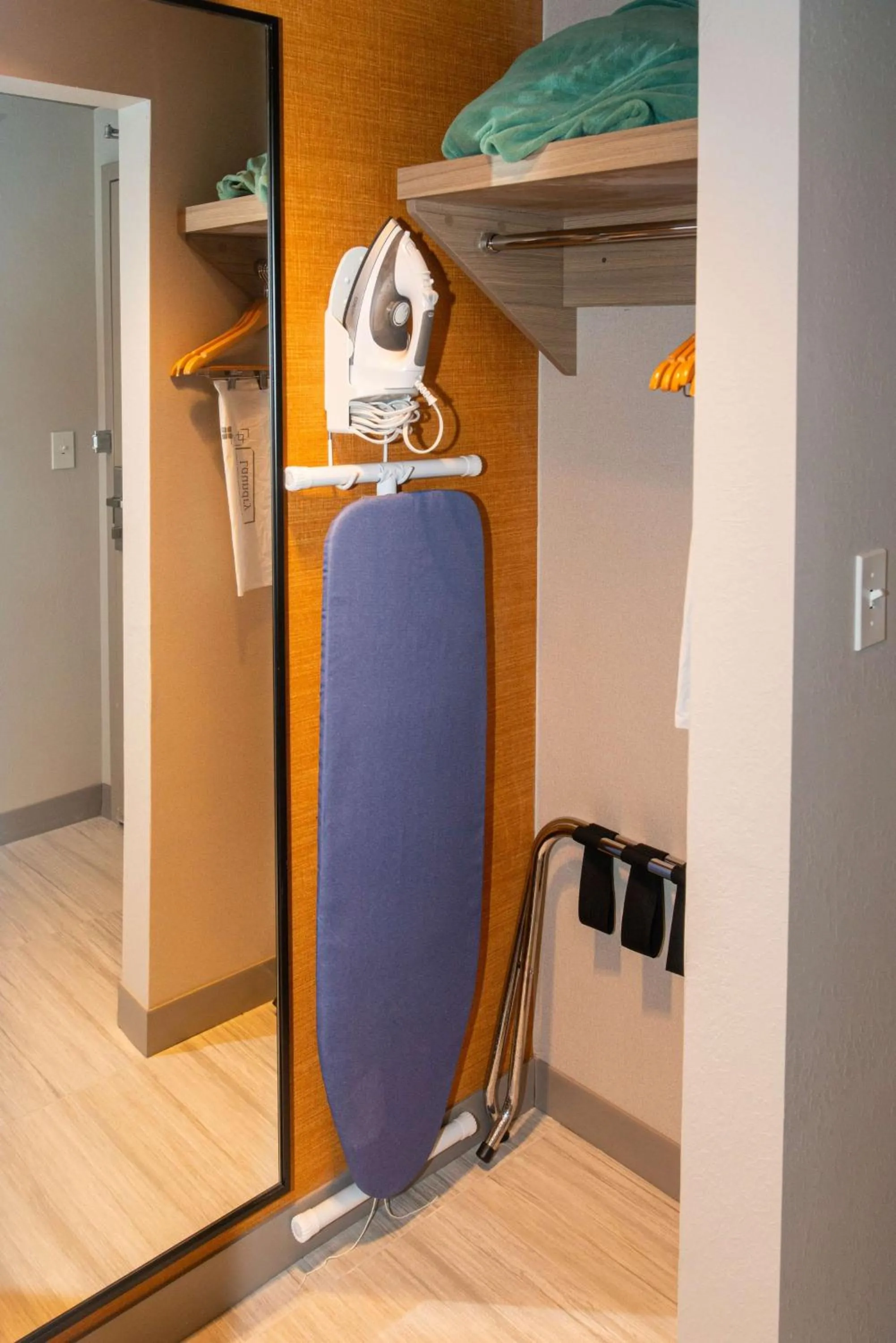 Bedroom in Hilton Garden Inn Mattoon, IL