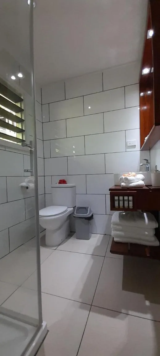 Bathroom in Kaila Na Ua Resort